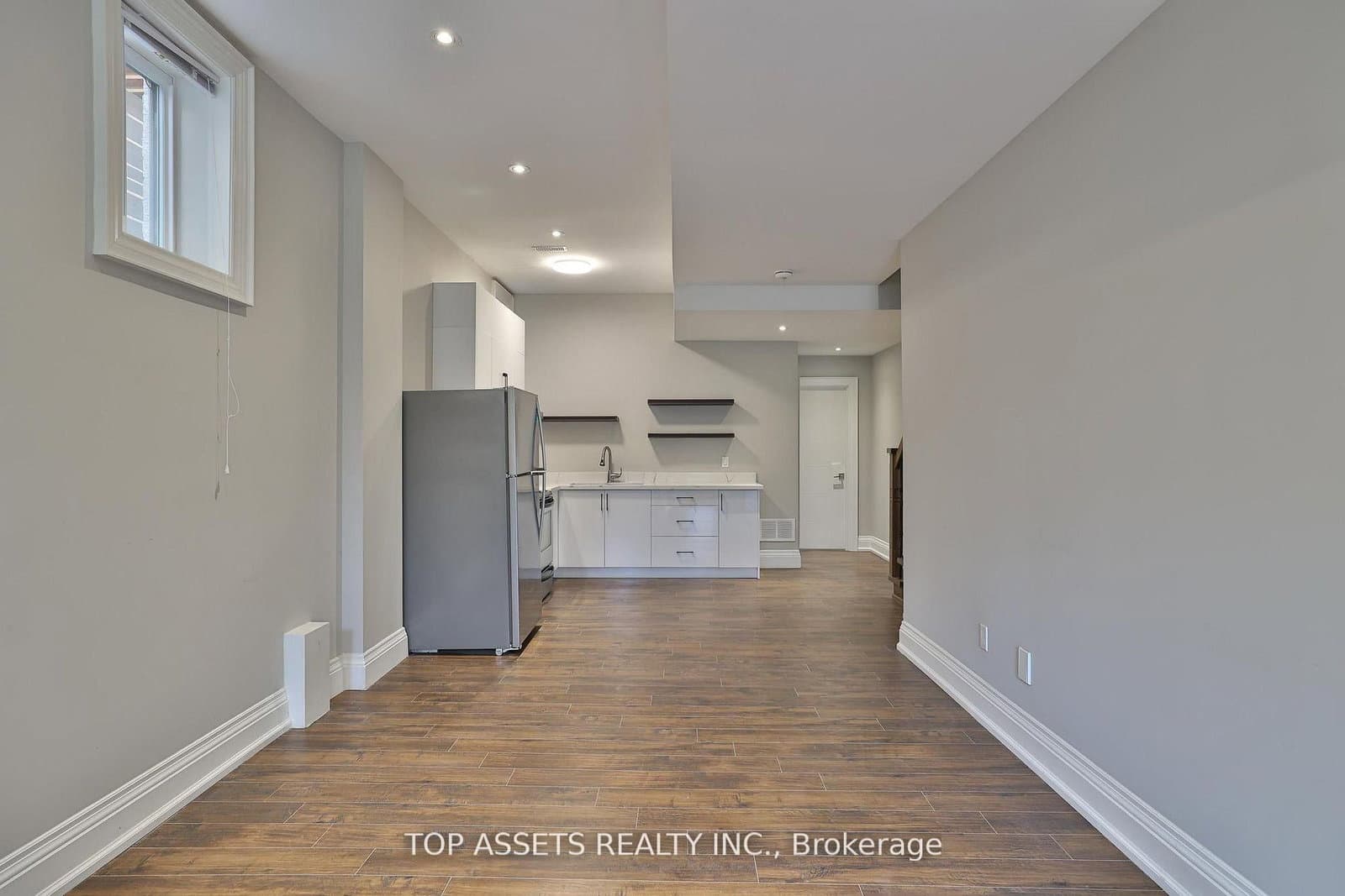 54 Madawaska Avenue, Unit Bsmt - Image 5