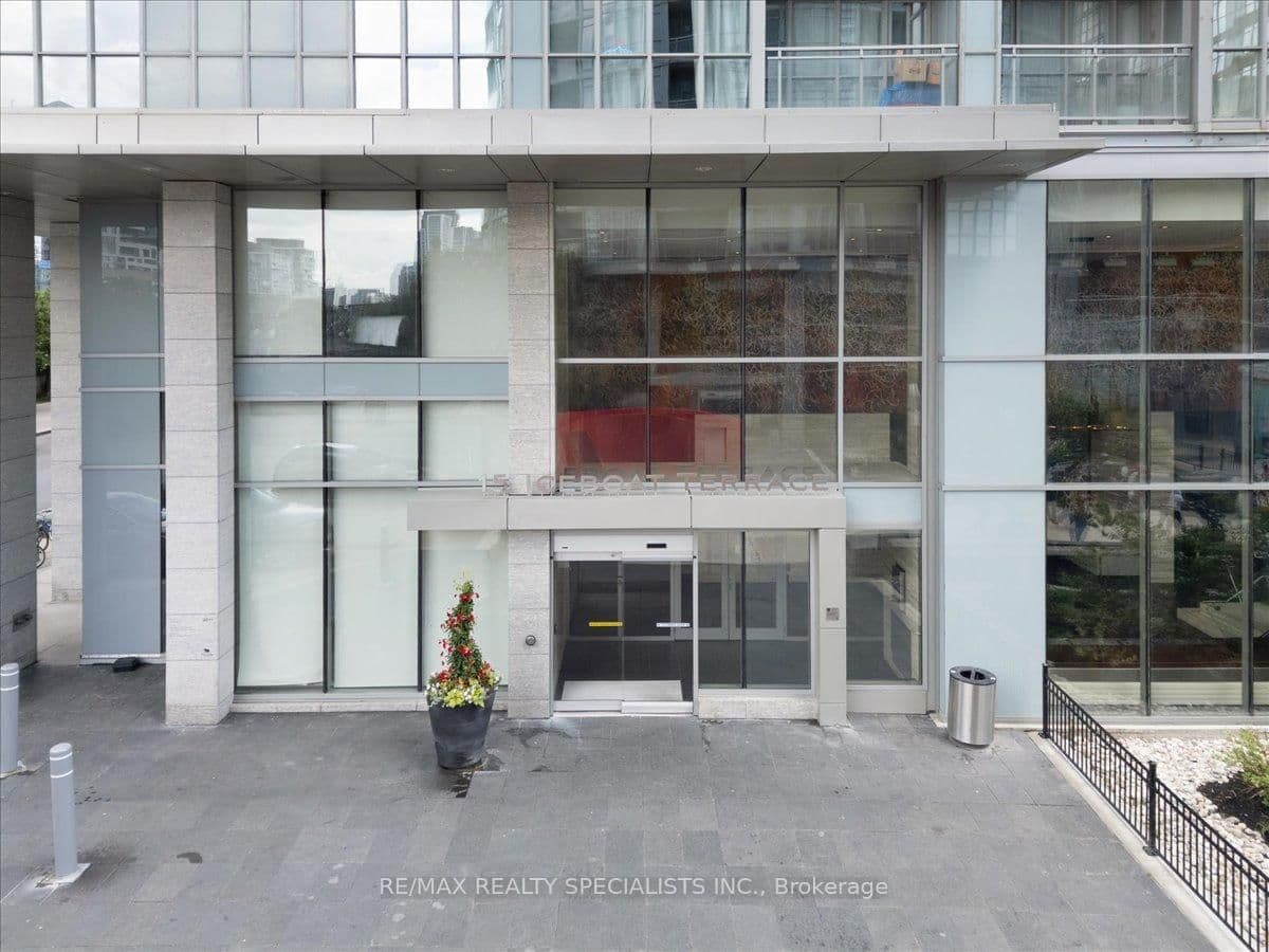 15 Iceboat Terrace, Unit PH06 - Image 4