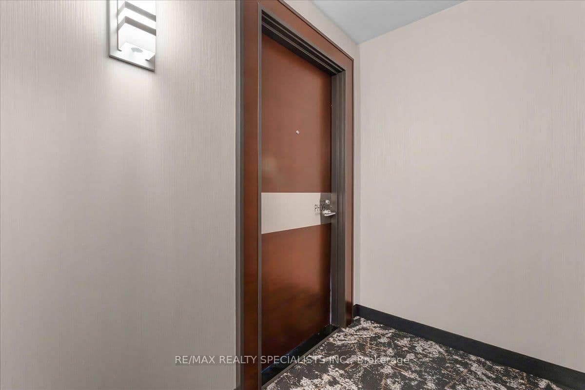 15 Iceboat Terrace, Unit PH06 - Image 5