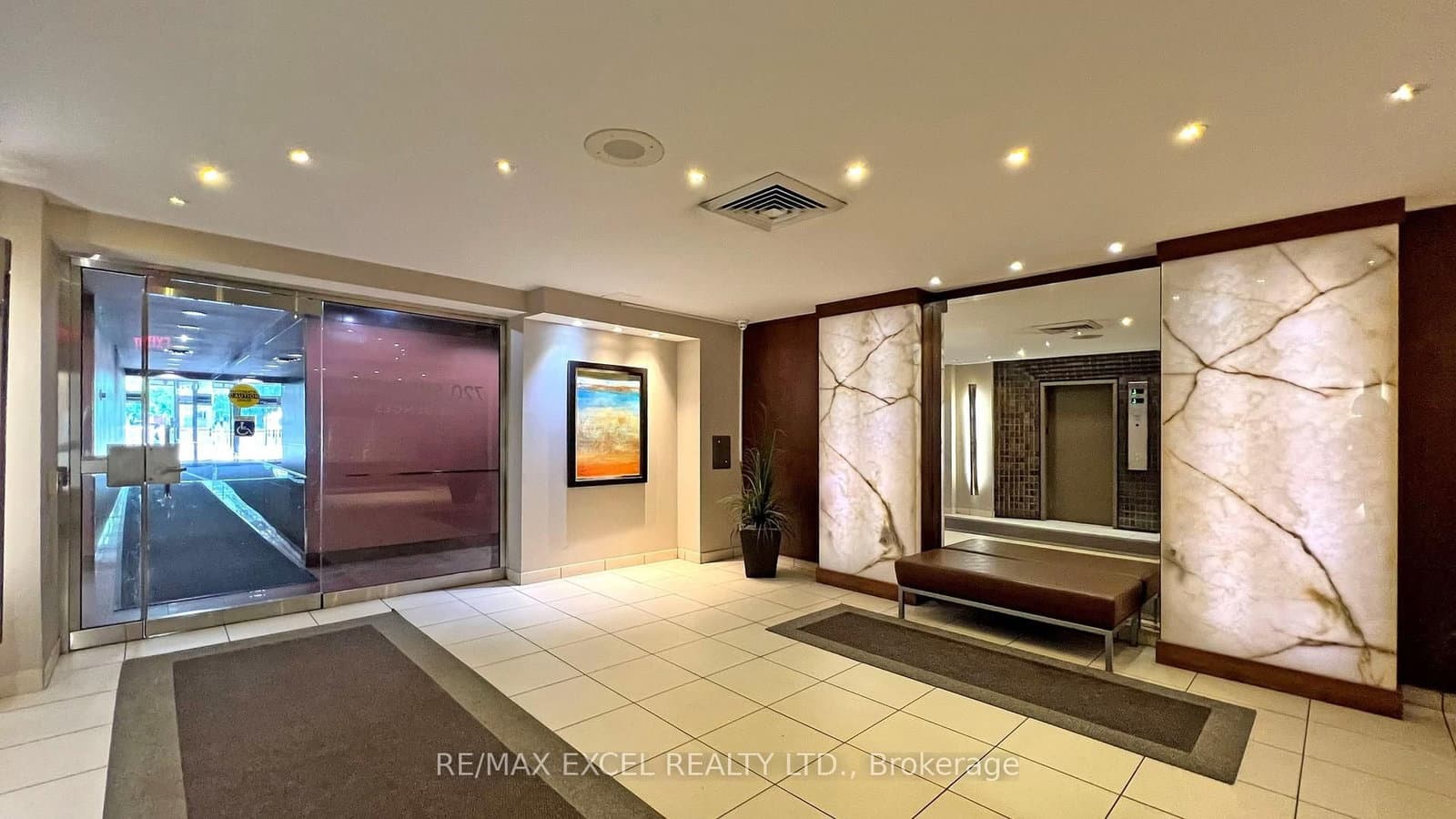 720 Spadina Avenue, Unit 1605 - Image 4