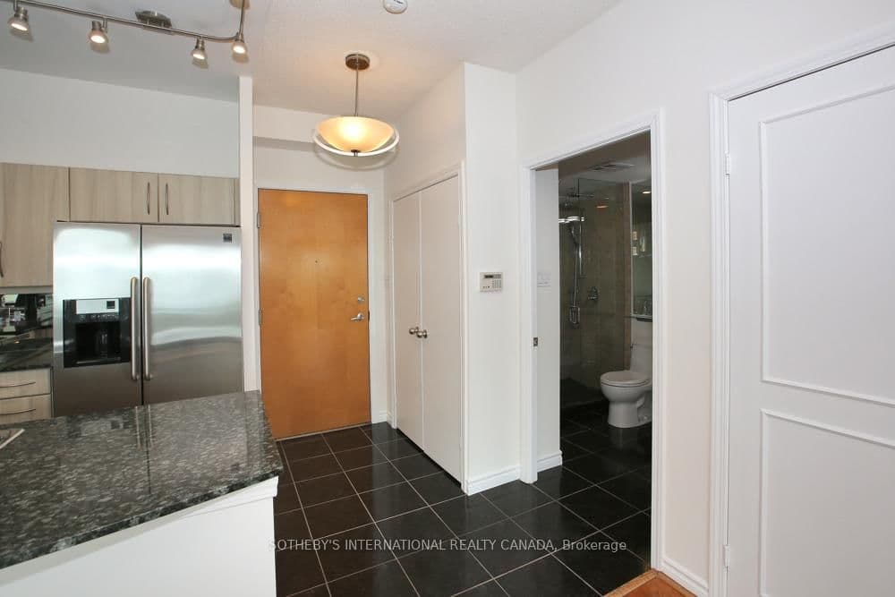 600 Queens Quay W, Unit SPH22 - Image 2
