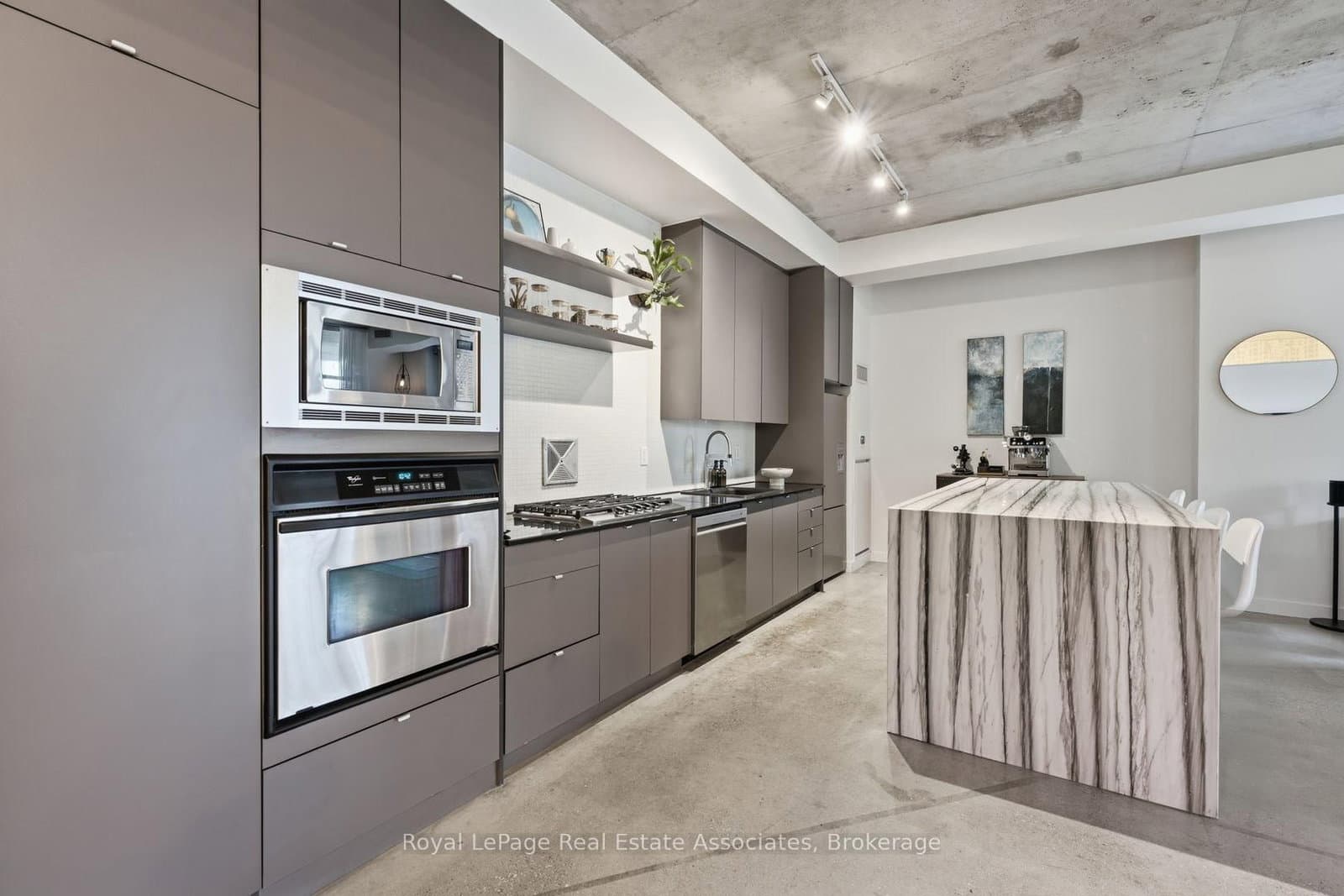 19 Brant Street, Unit 204 - Image 6