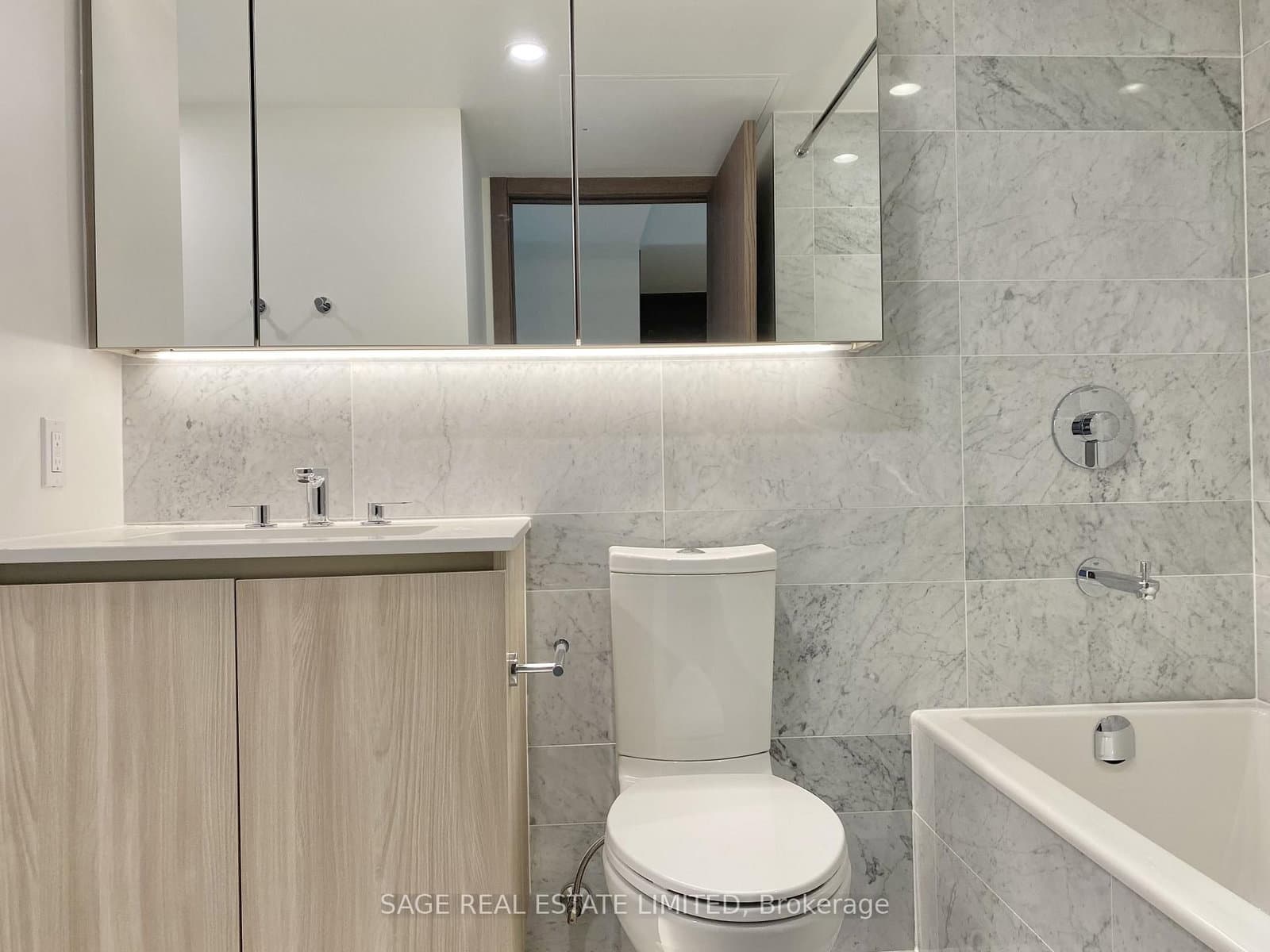 17 Bathurst Street, Unit 801 - Image 3