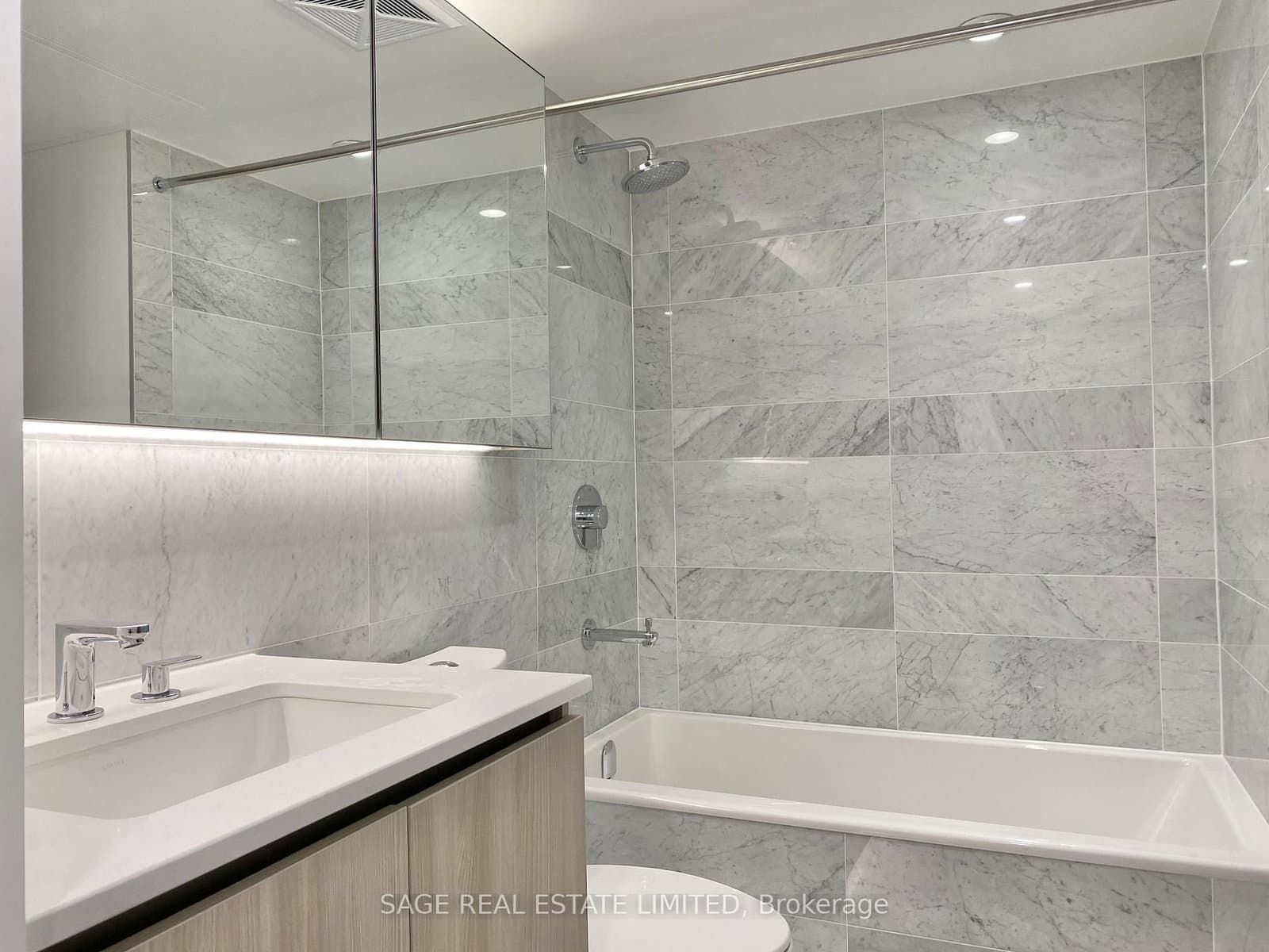 17 Bathurst Street, Unit 801 - Image 4