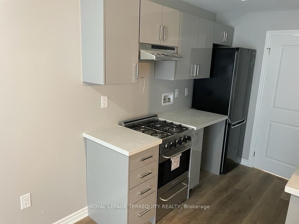646 Lansdowne Avenue, Unit 3 - Image 3