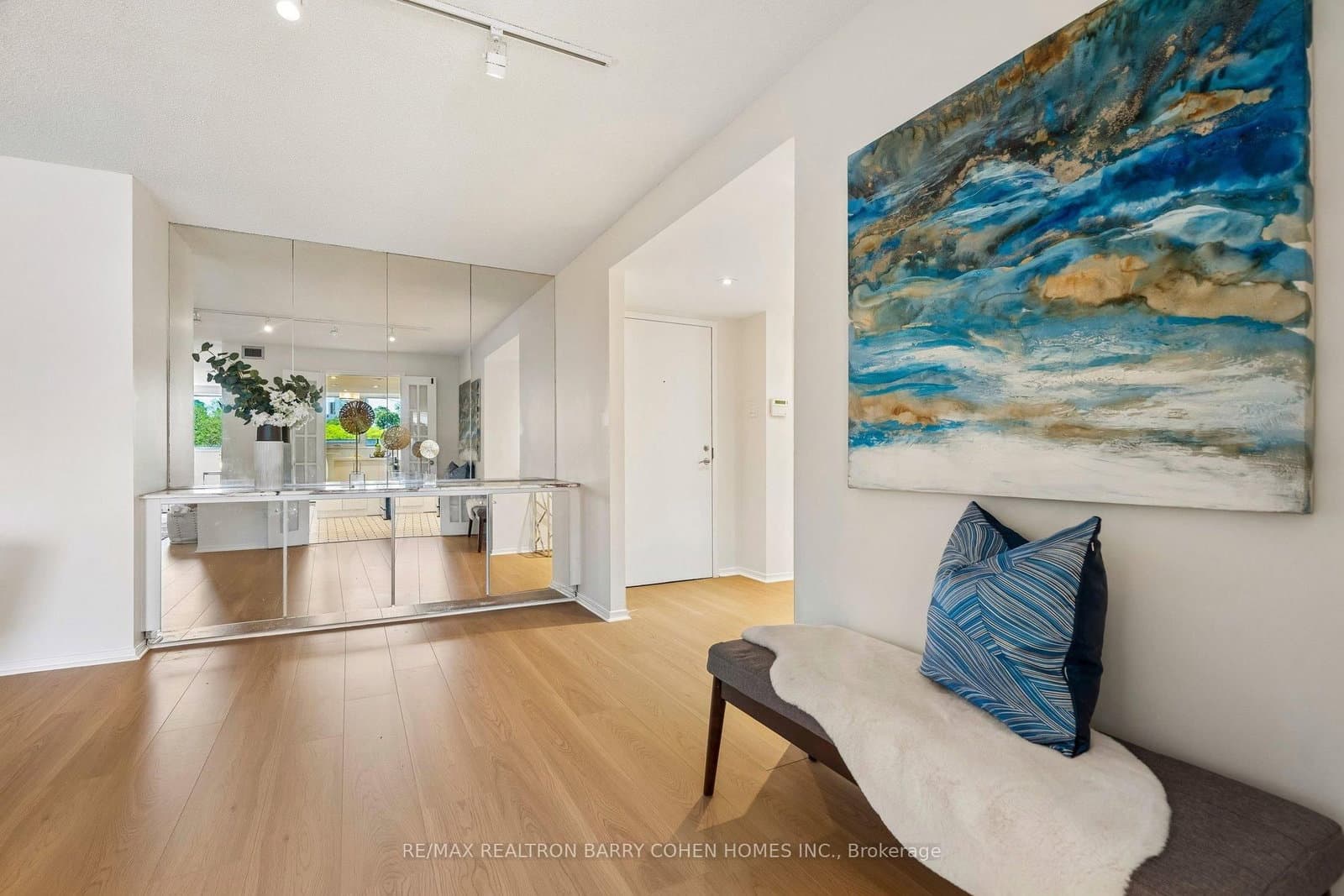 360 Bloor Street E, Unit 301 - Image 3