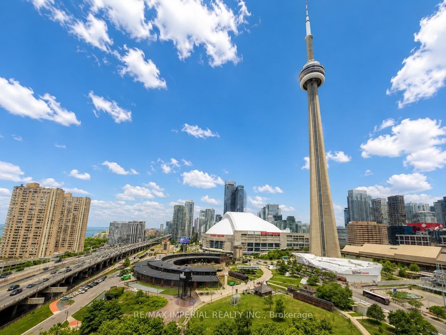 25 Lower Simcoe Street, Unit PH15 - Image 2