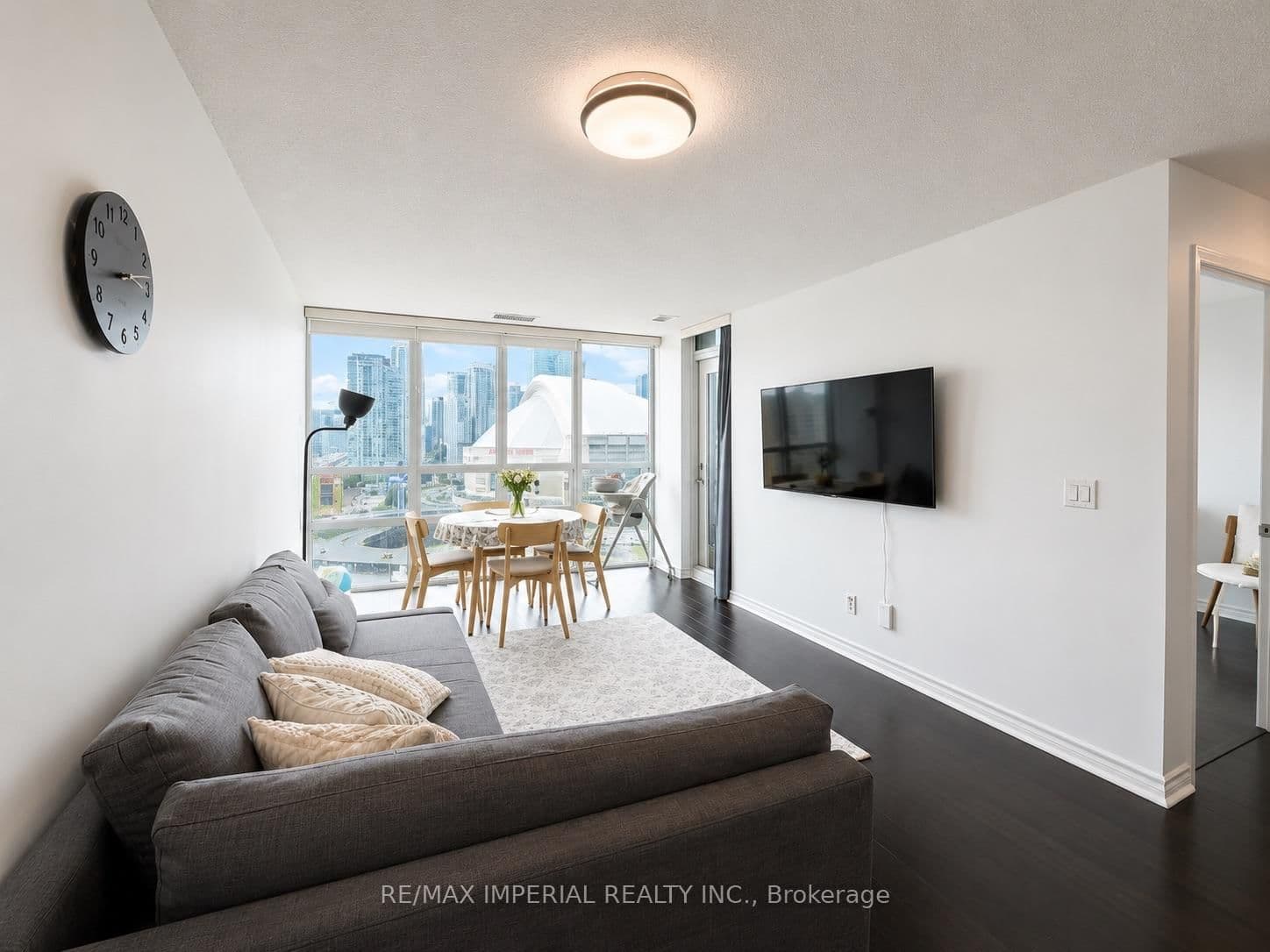 25 Lower Simcoe Street, Unit PH15 - Image 6