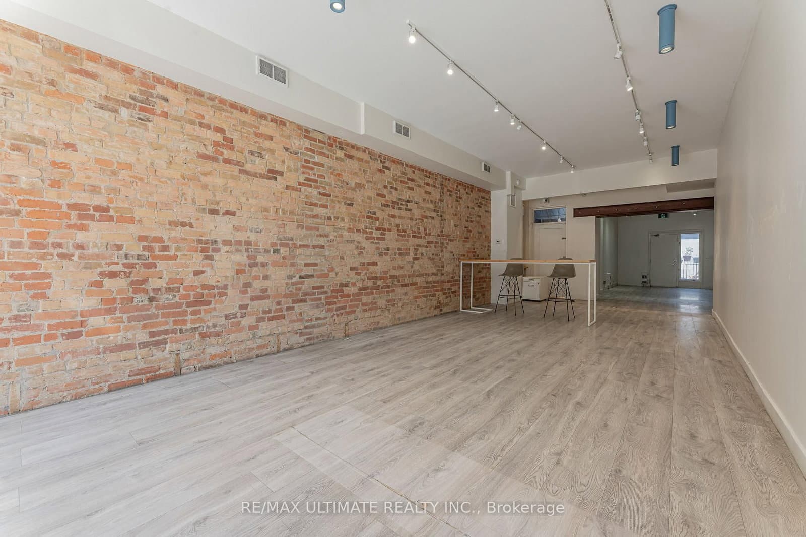 1164 Queen Street W - Image 4
