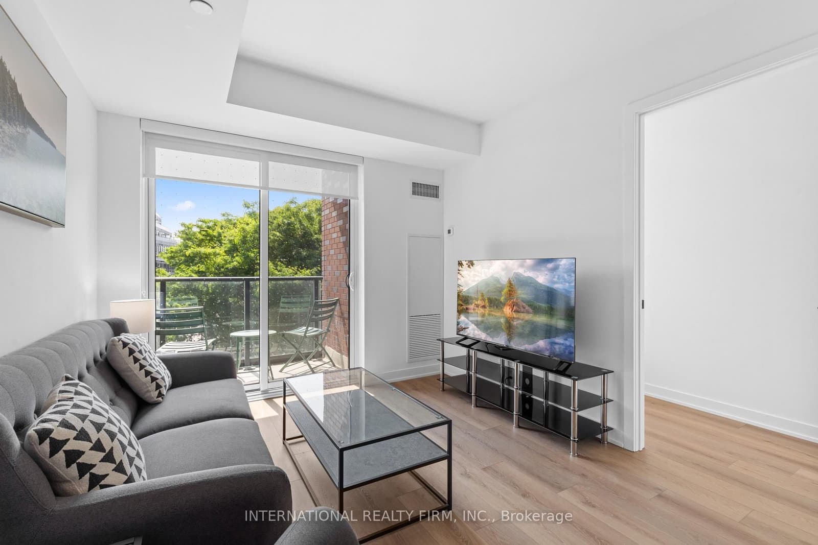 5 Lakeview (Short Term) Avenue, Unit 409 - Image 5