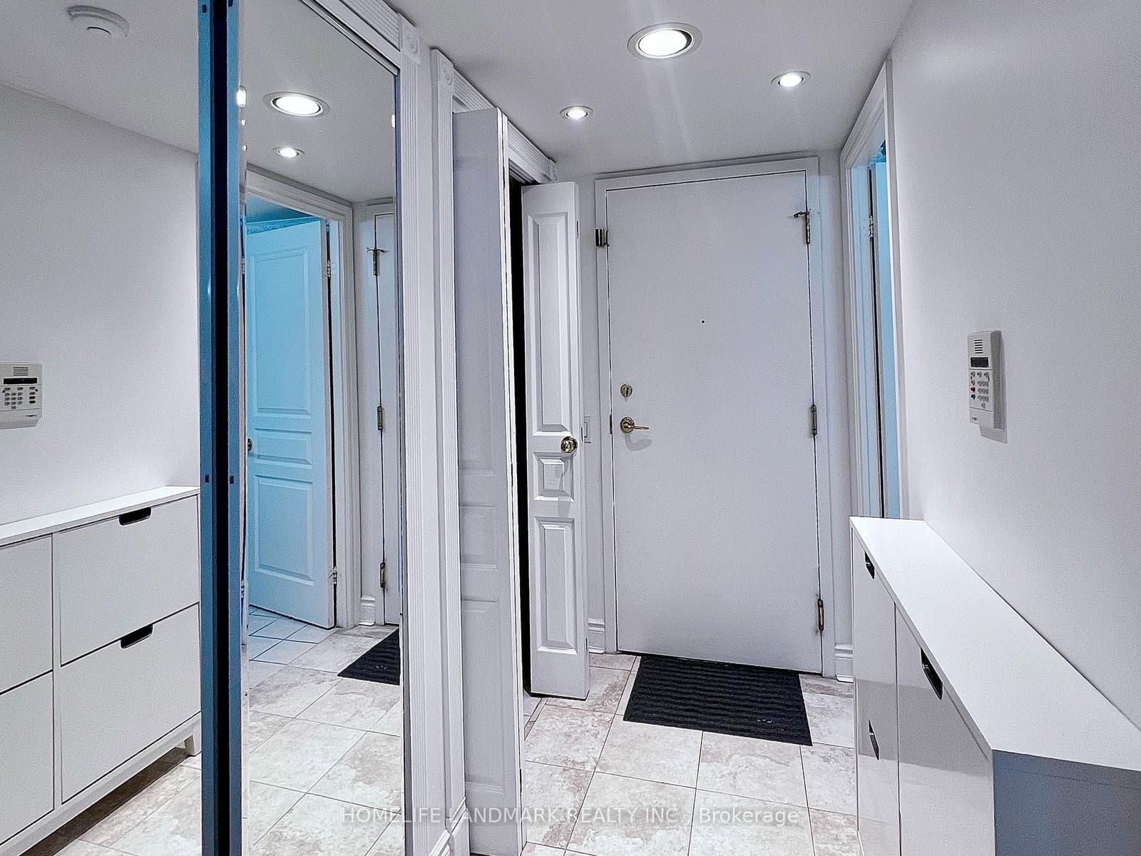 5 Northtown Way, Unit 809 - Image 4