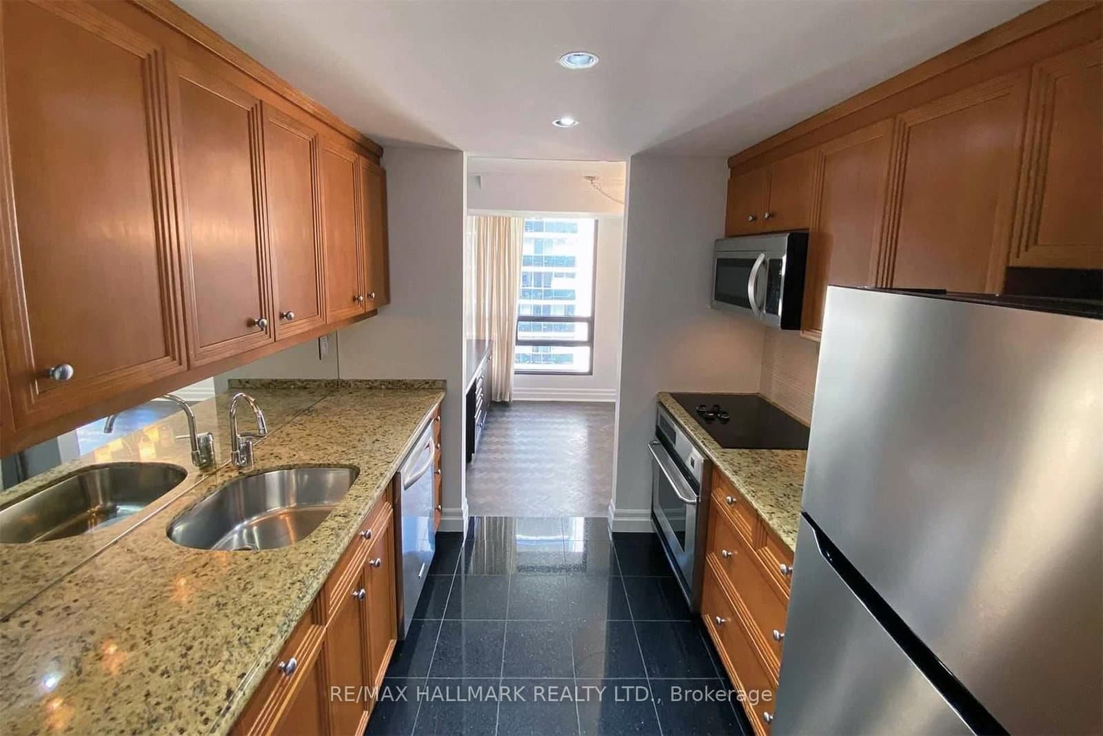 447 Walmer Road, Unit Ph10 - Image 5