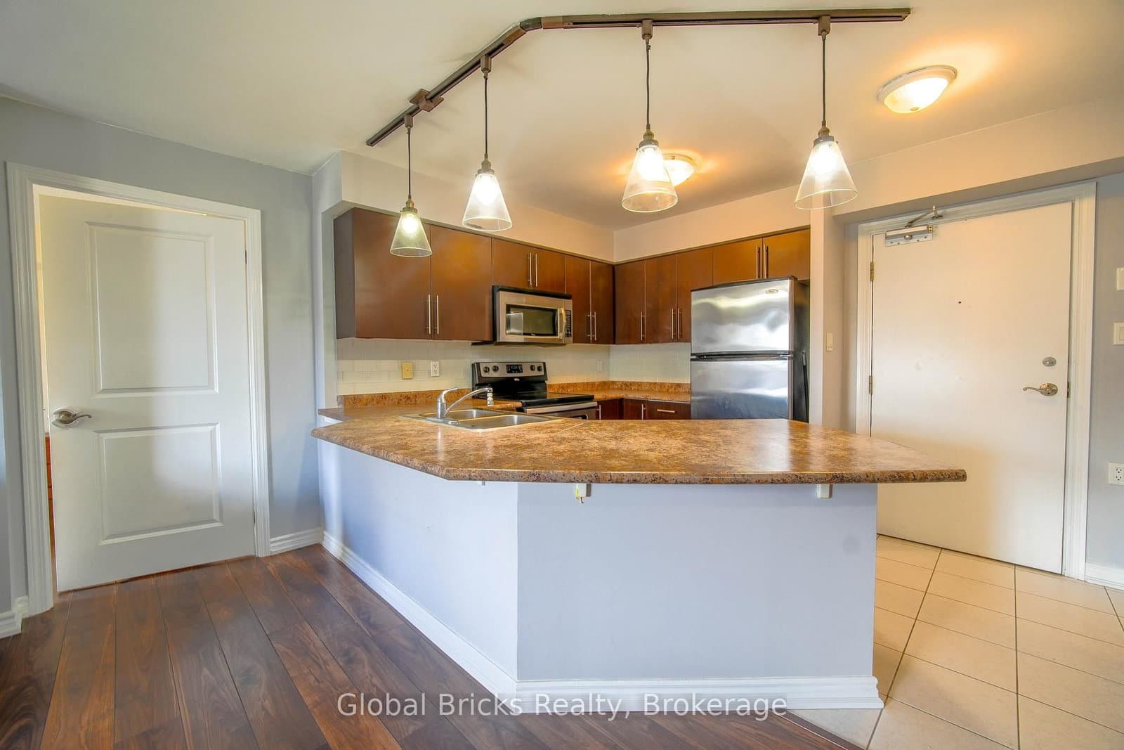 872 Sheppard Avenue W, Unit 308 - Image 6