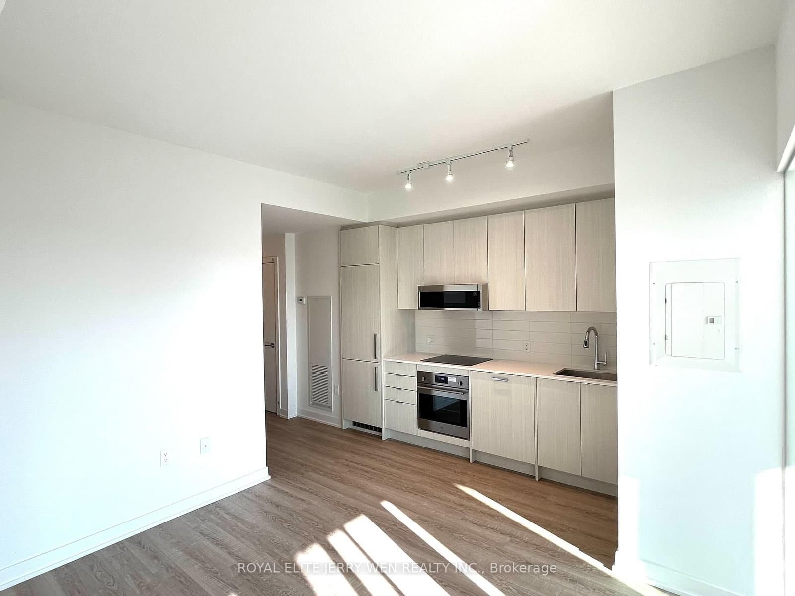 250 Lawrence Avenue W, Unit 613 - Image 3