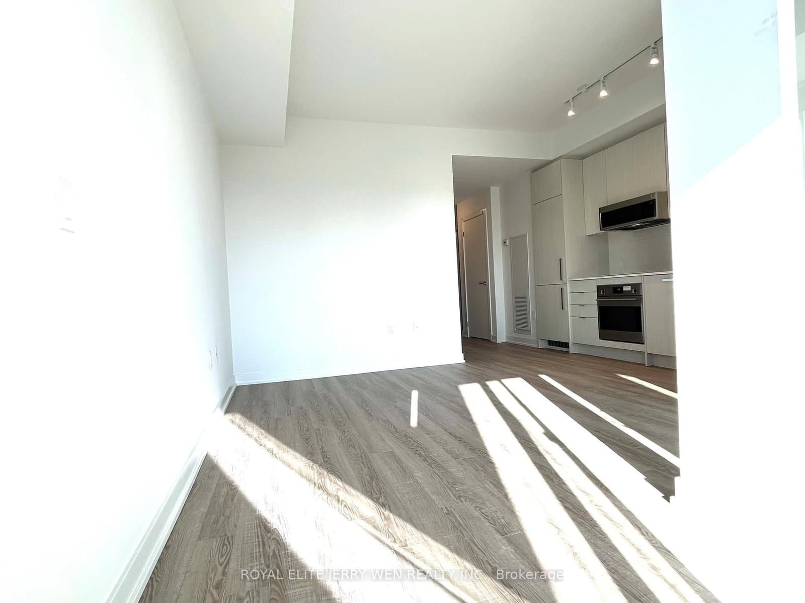 250 Lawrence Avenue W, Unit 613 - Image 4