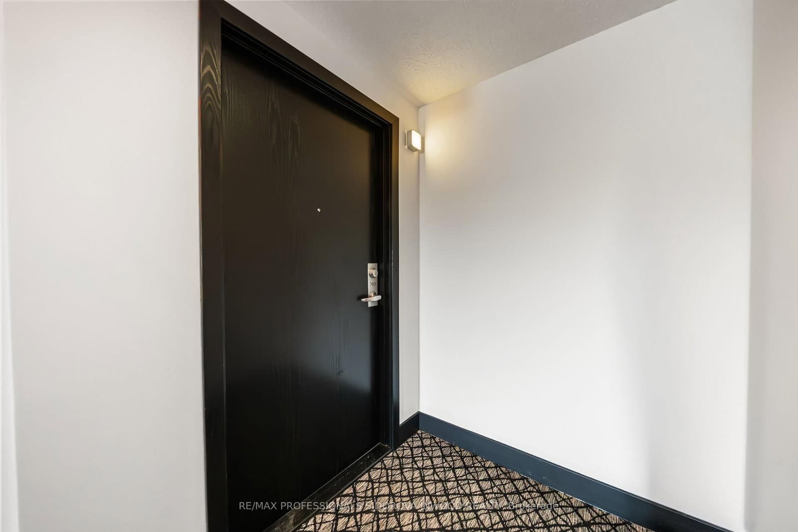 225 Sackville Street, Unit 703 - Image 4