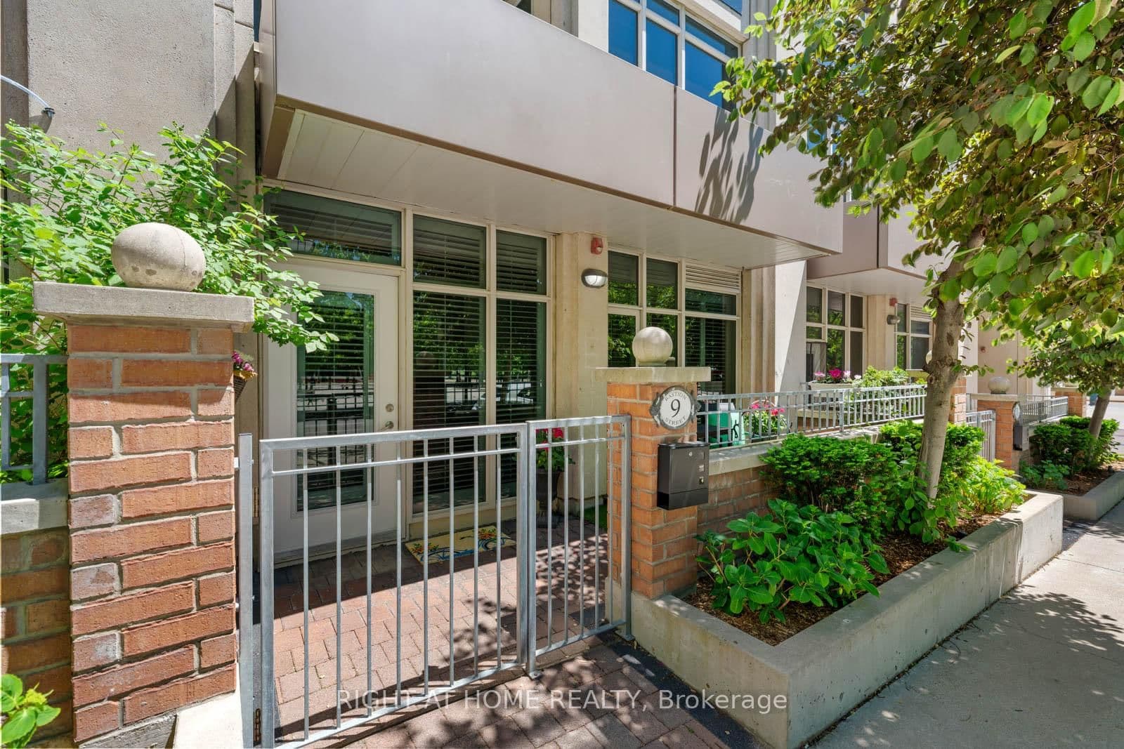 9 Bastion Street