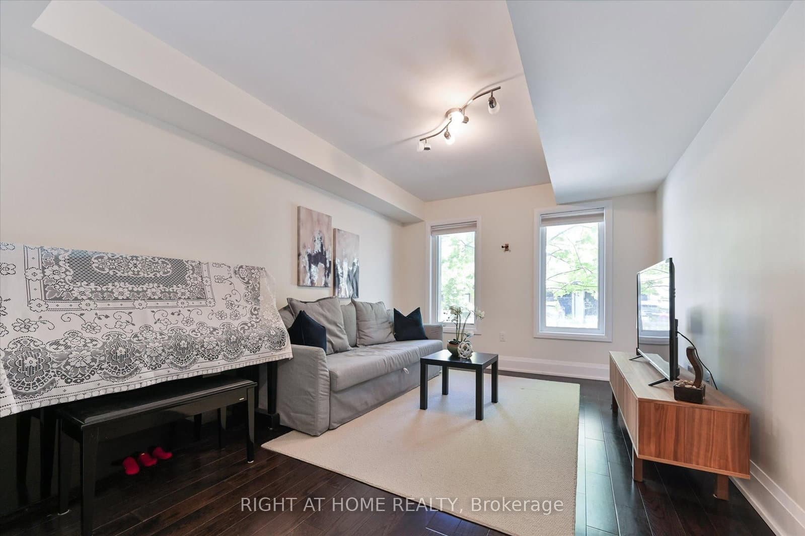 18 Kenneth Wood Crescent - Image 3
