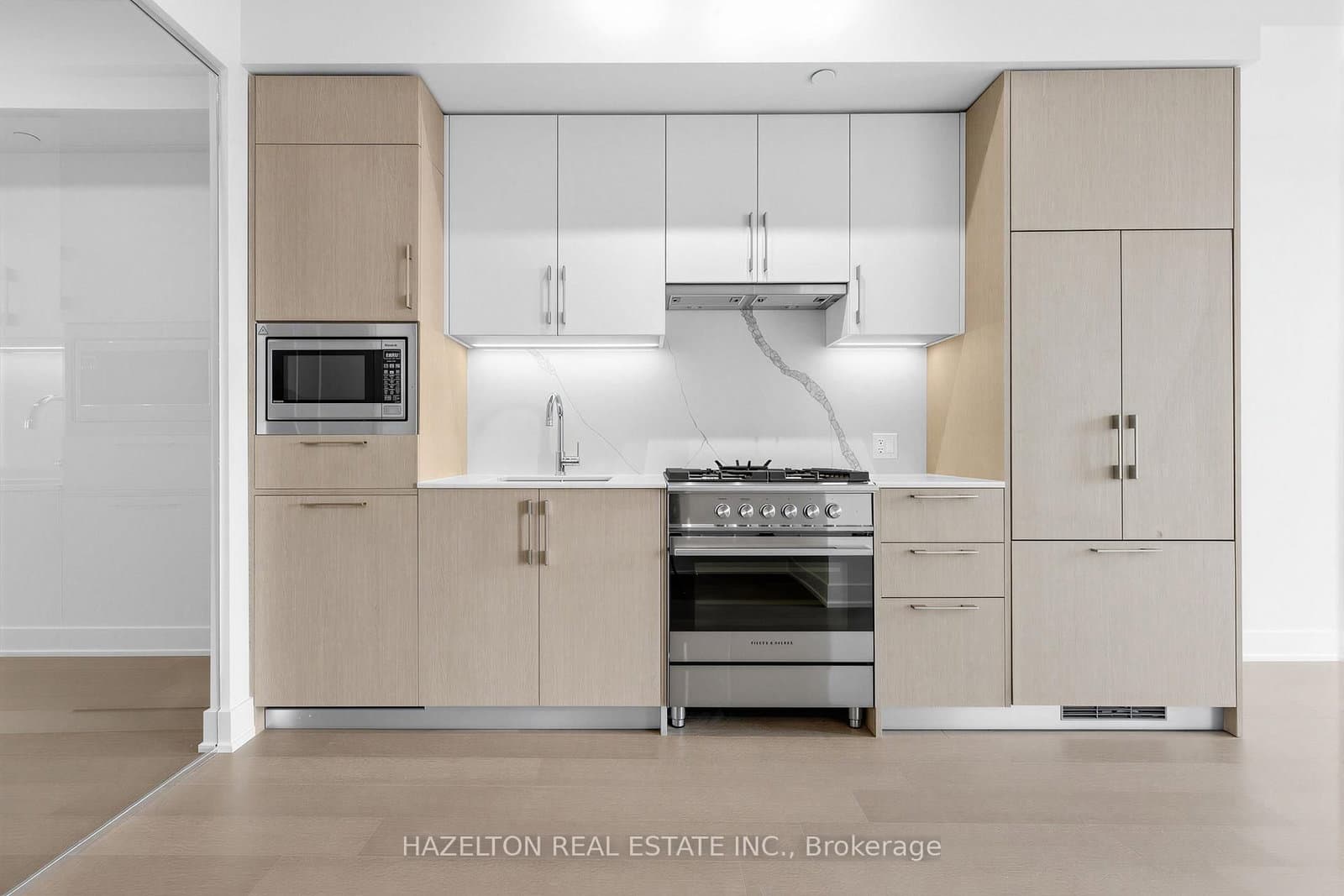 8 Manor Road W, Unit 705 - Image 3