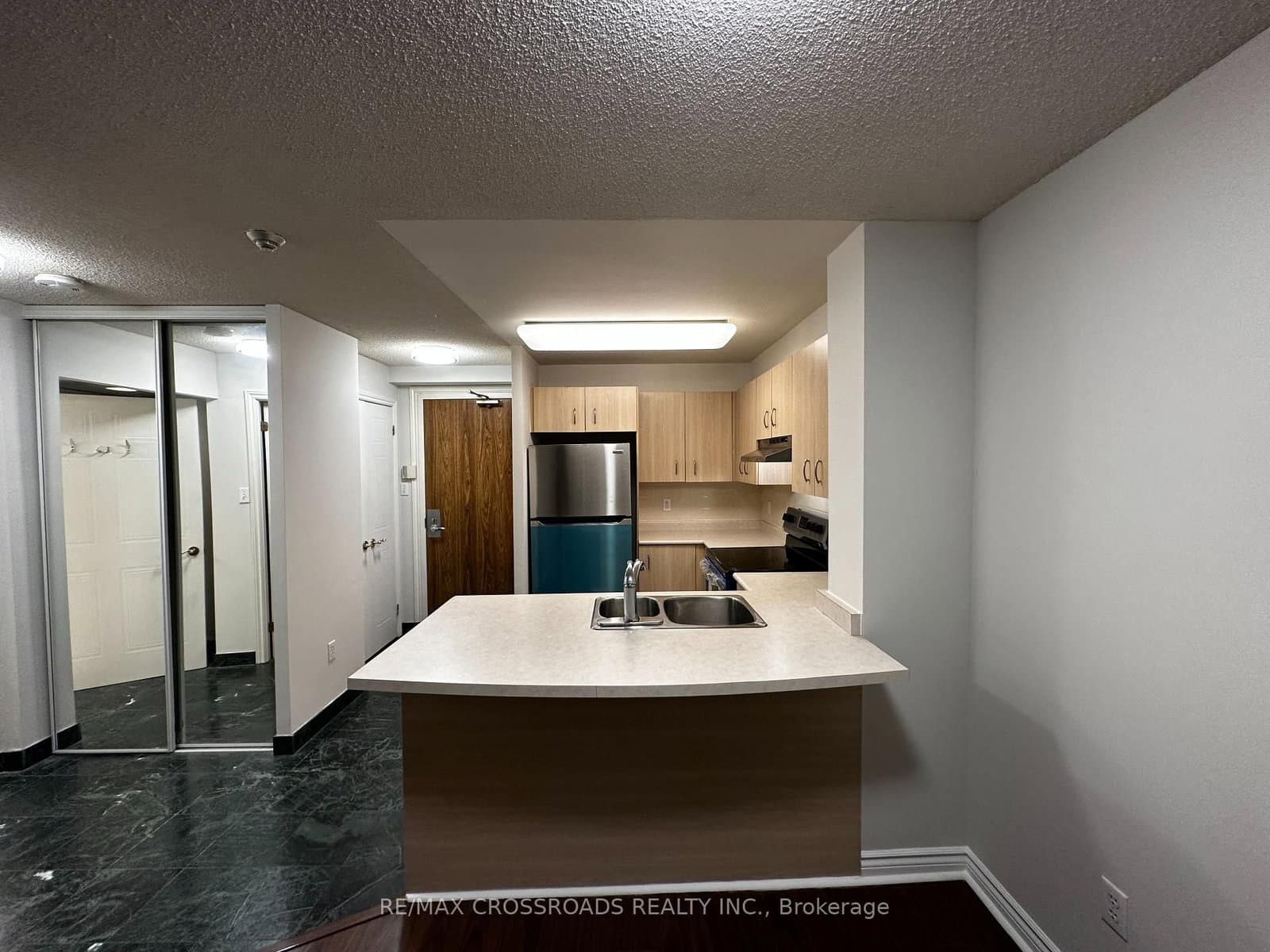 105 Victoria Street, Unit 1003 - Image 4