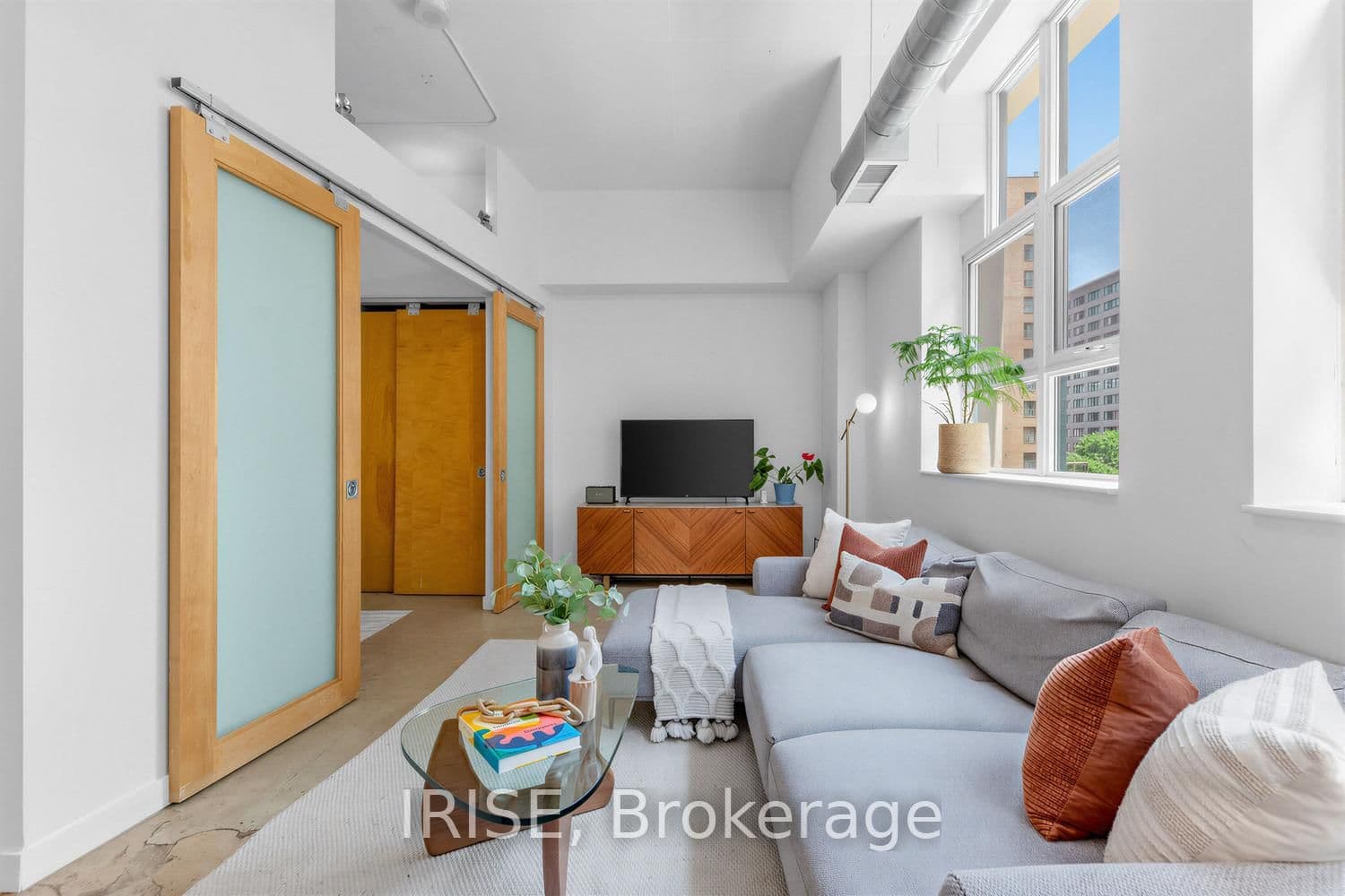 155 Dalhousie Street, Unit 422 - Image 2