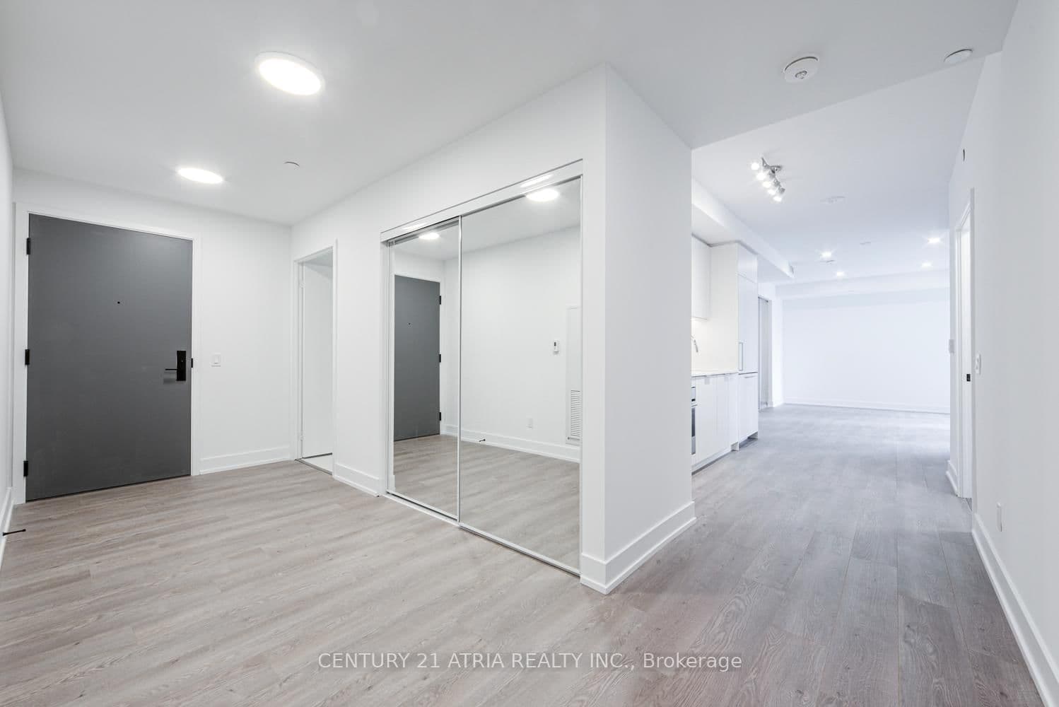308 Jarvis Street, Unit 819 - Image 4