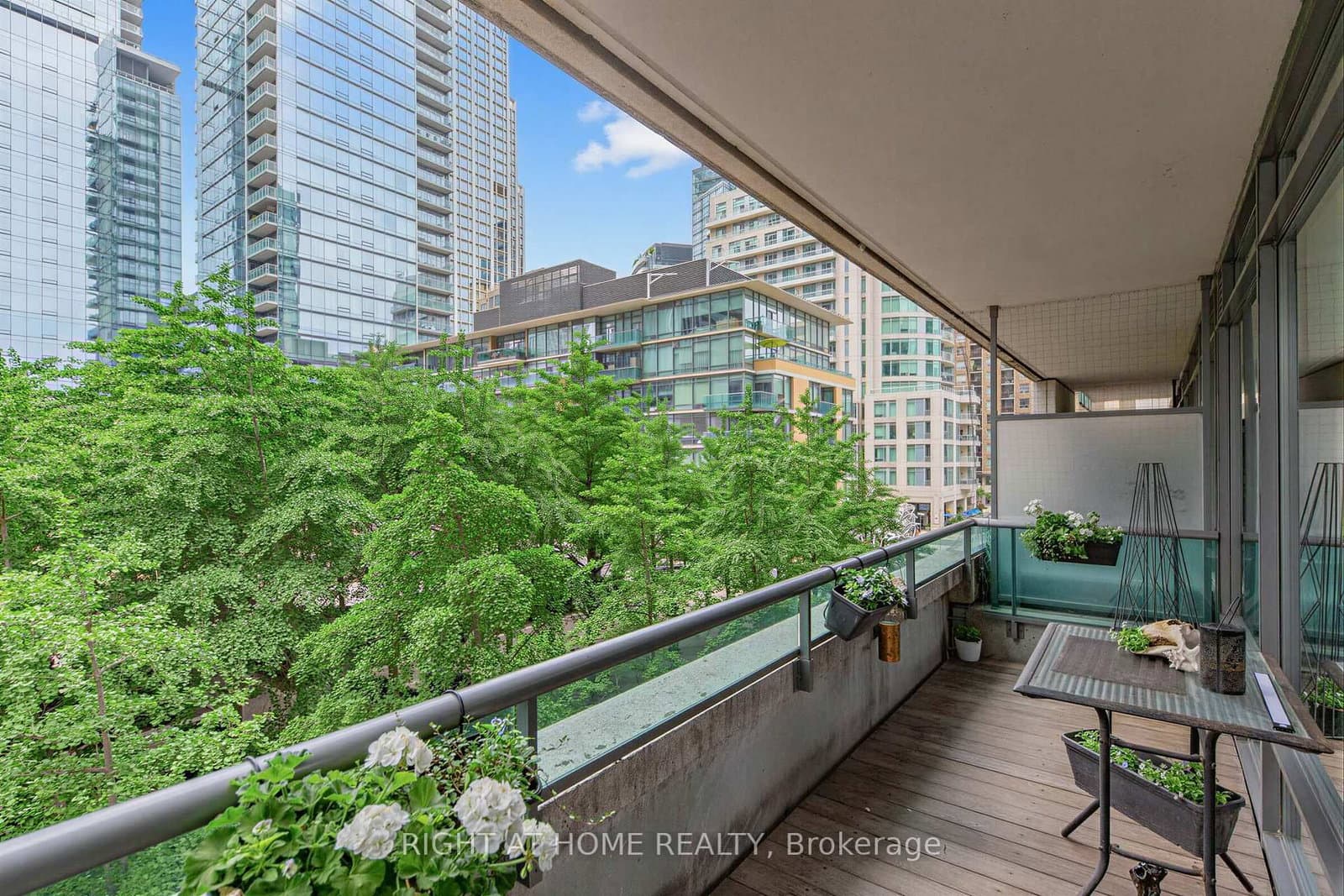 18 Yorkville Avenue, Unit 305 - Image 2