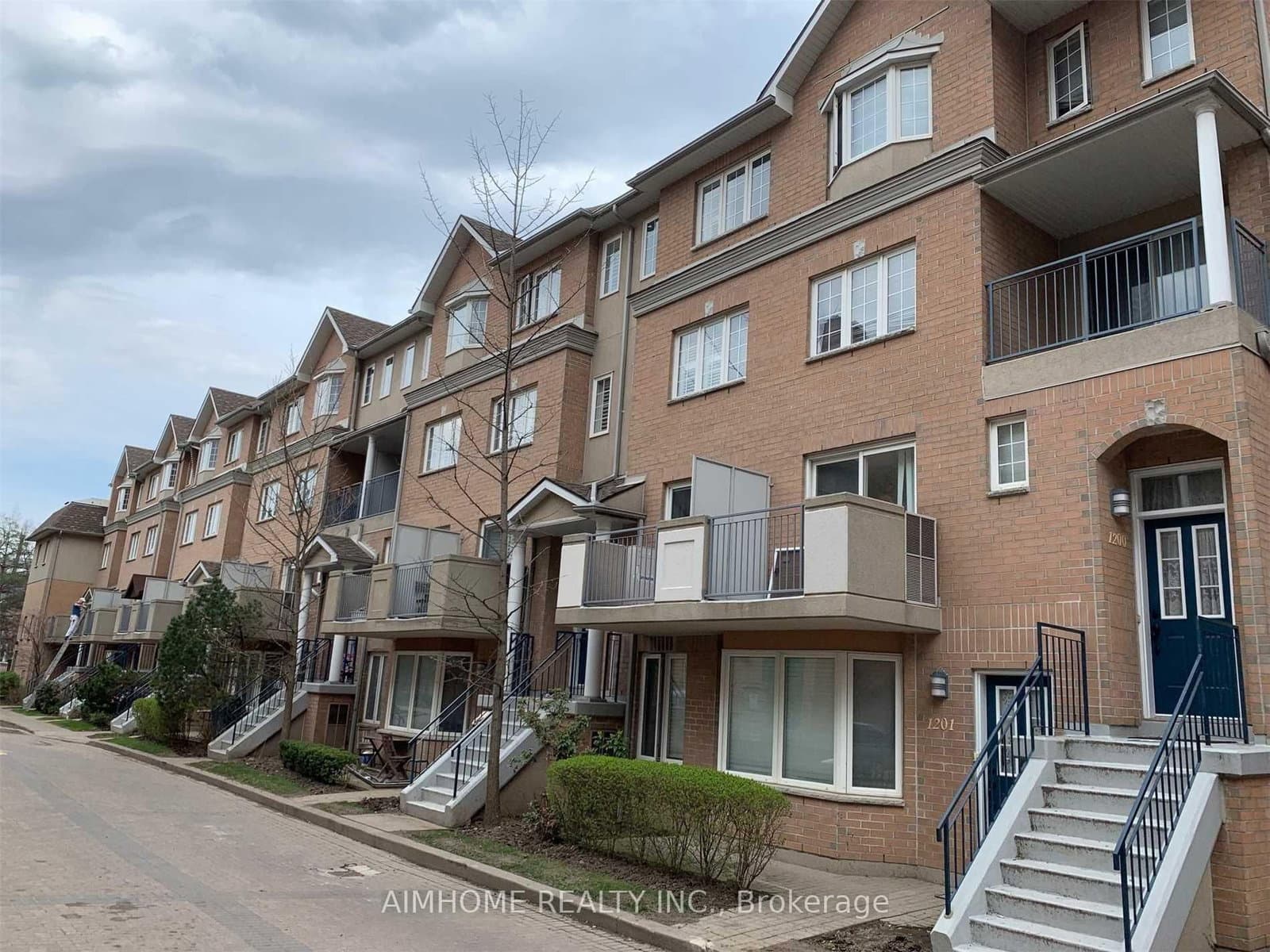 28 Sommerset Way, Unit 1530 - Image 1