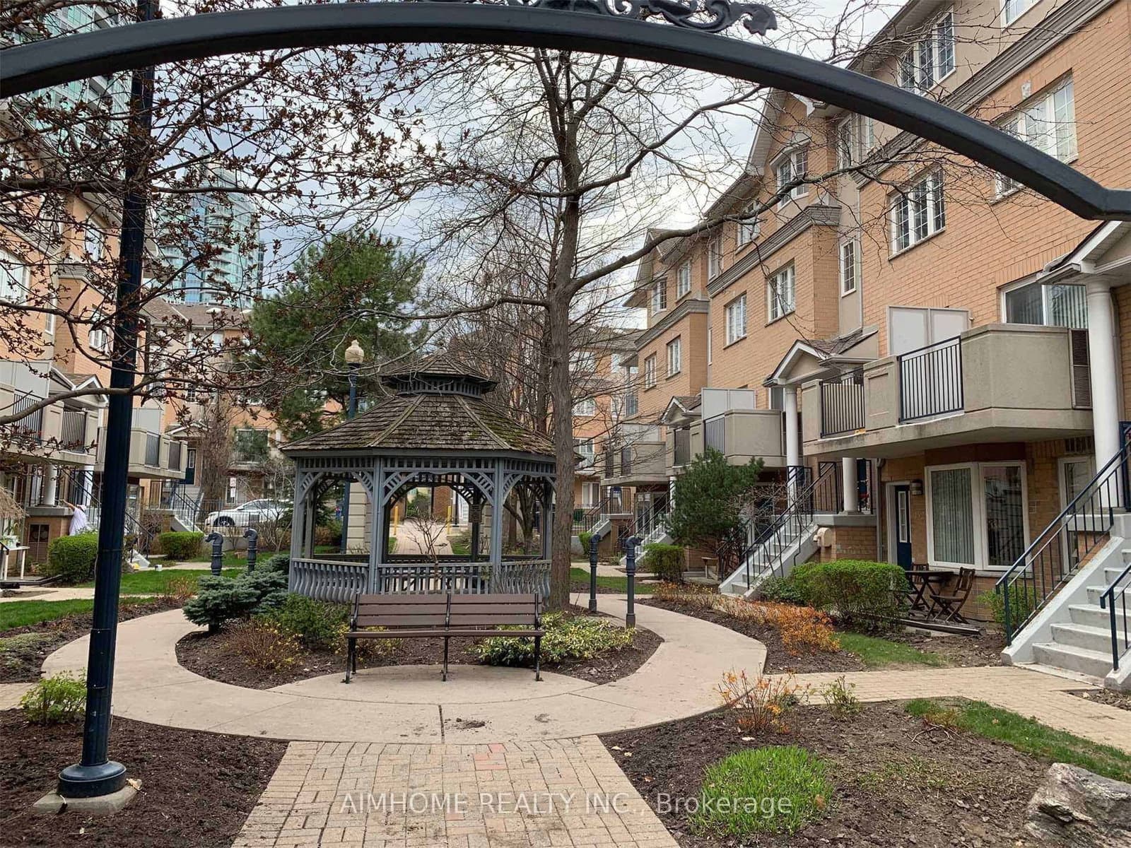 28 Sommerset Way, Unit 1530 - Image 3