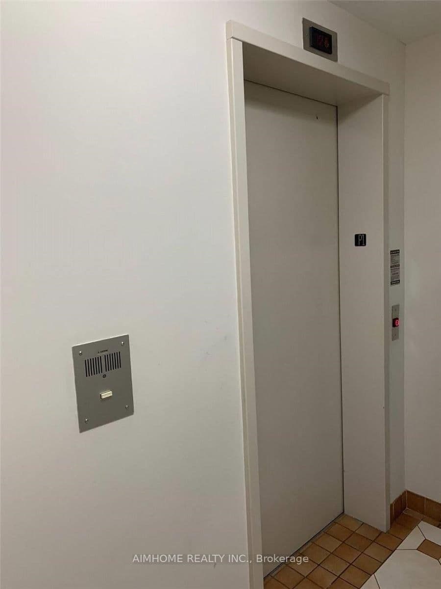 28 Sommerset Way, Unit 1530 - Image 4