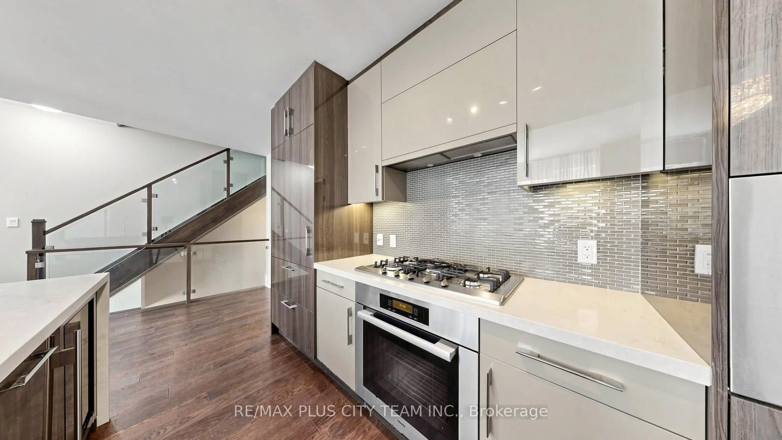 29 Queens Quay E, Unit TH122 - Image 6