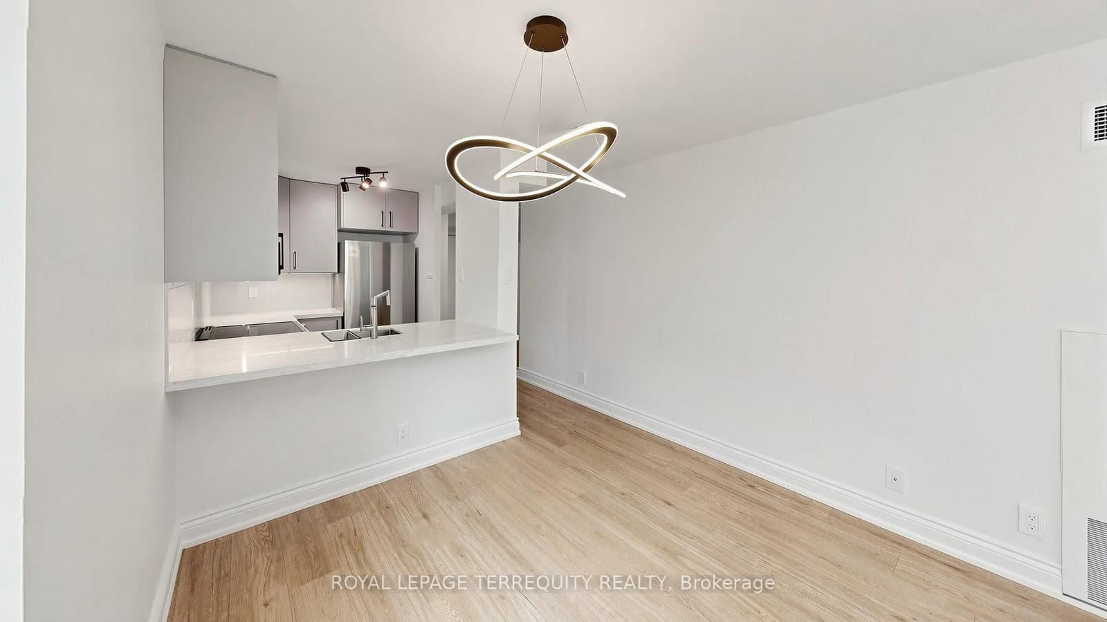 92 King Street E, Unit 220 - Image 2
