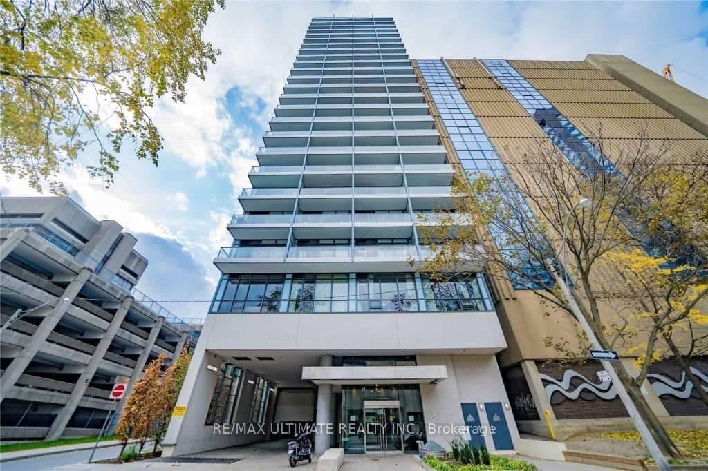 #2002 - 210 Simcoe Street