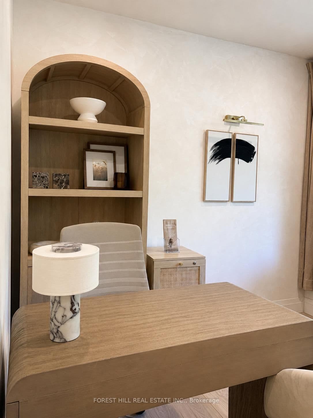 315 Avenue Road, Unit Room 2 - Image 5