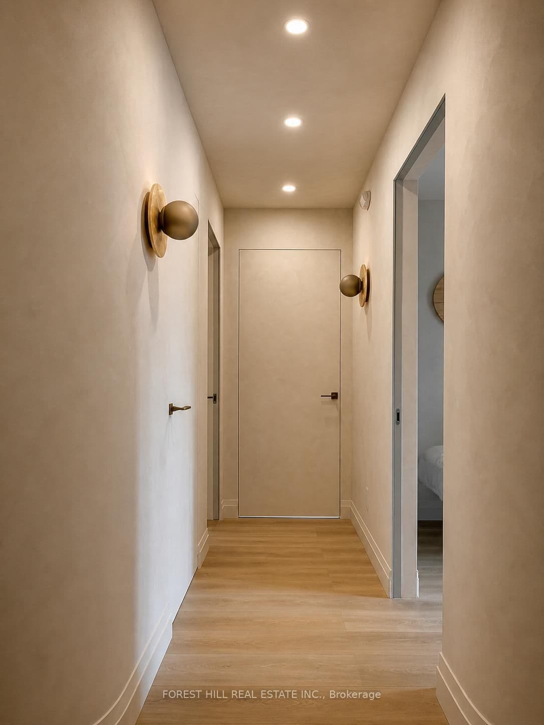 315 Avenue Road, Unit Room 2 - Image 6