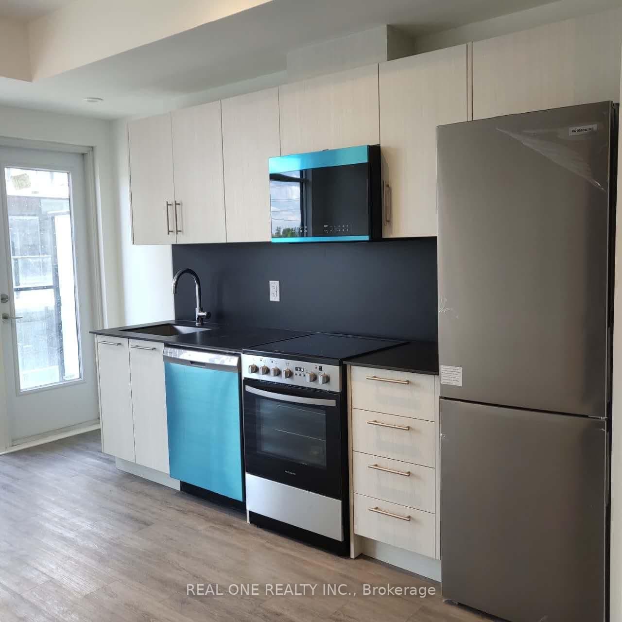 851 Sheppard Avenue W, Unit 13 - Image 4