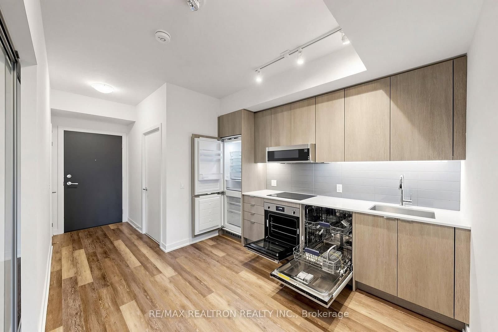 250 Lawrence Avenue W, Unit 701 - Image 5