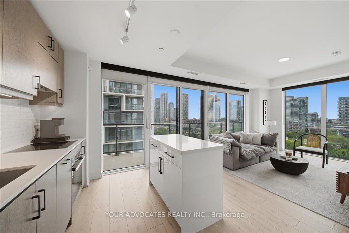 #902 - 9 Tecumseth Street