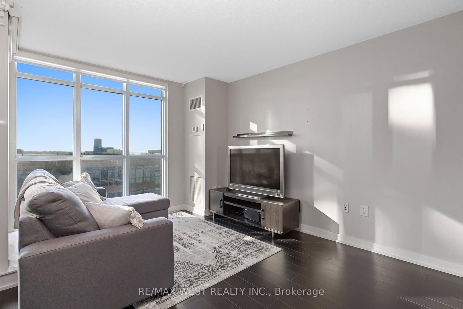 15 Iceboat Terrace, Unit 1106 - Image 5