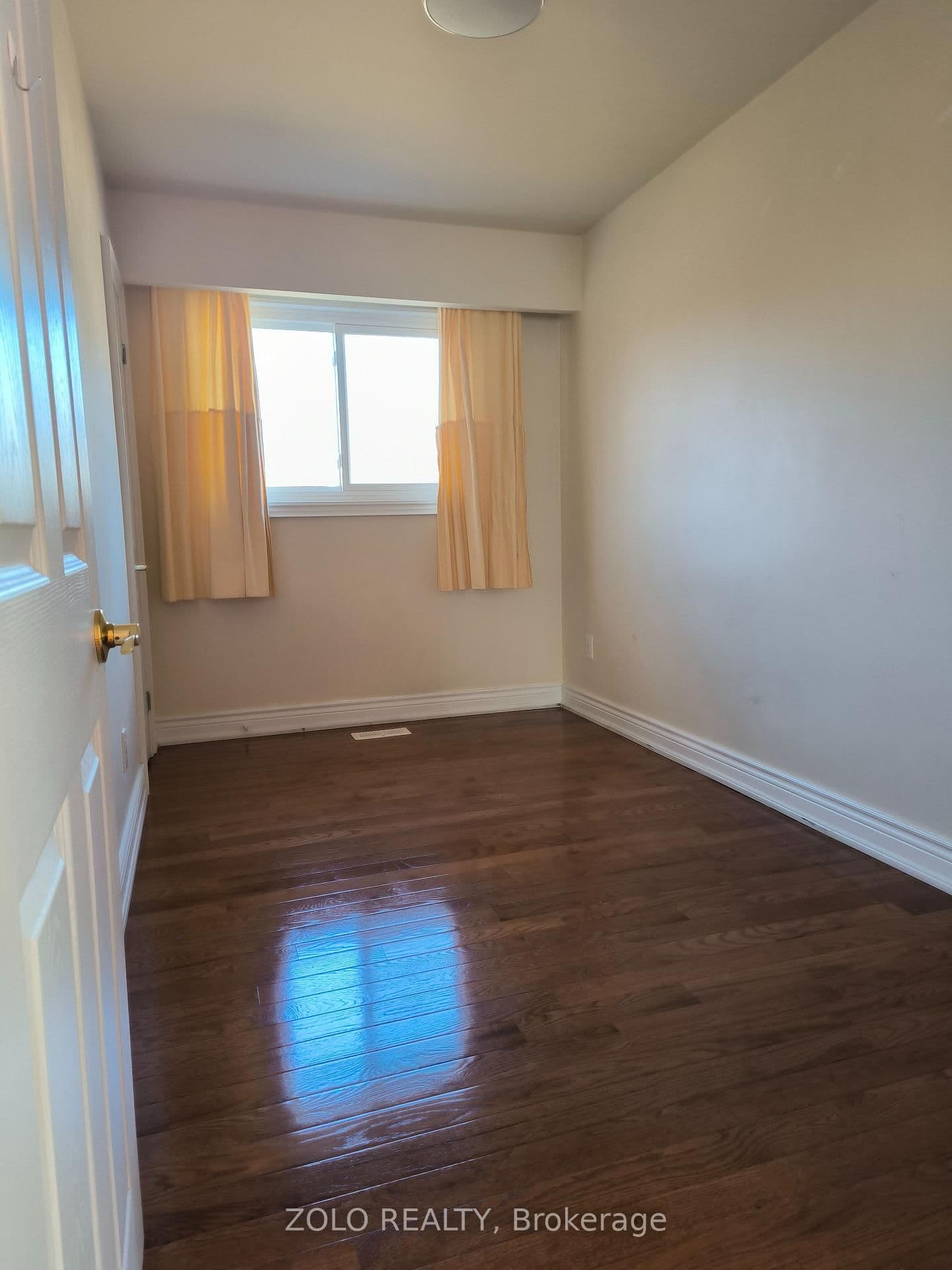4 Cloebury Court, Unit Main Floor - Image 2