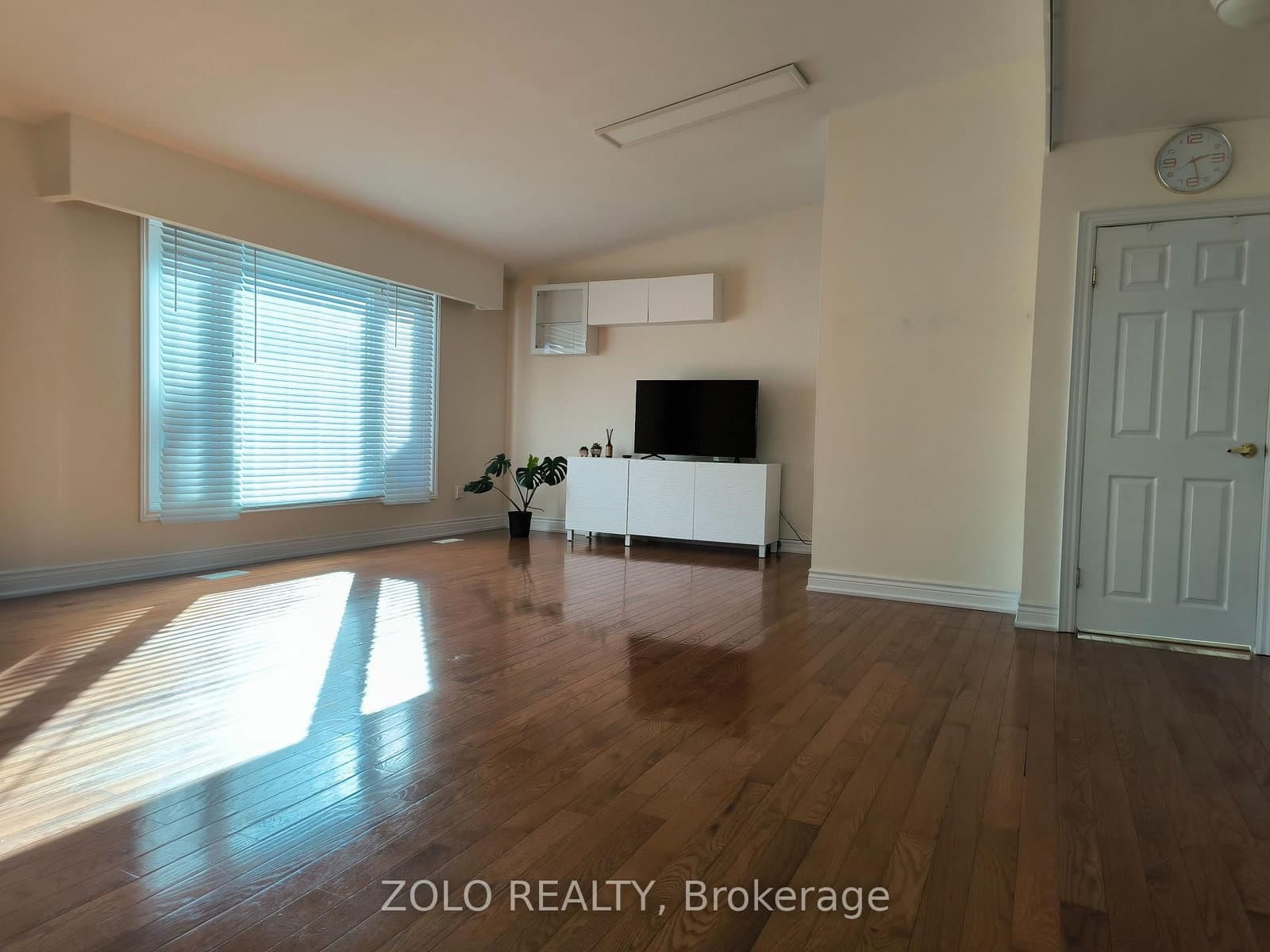 4 Cloebury Court, Unit Main Floor - Image 4