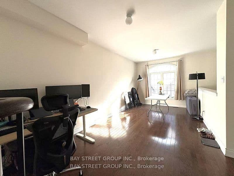 9 Strawflower Mews - Image 2