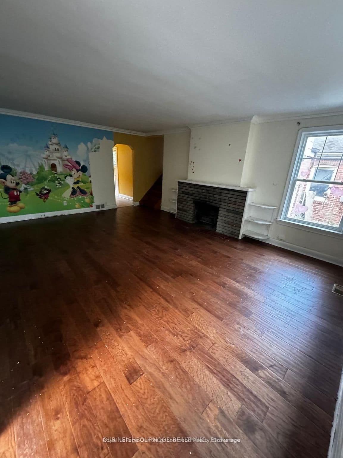 105 Poyntz Avenue, Unit Upper - Image 3