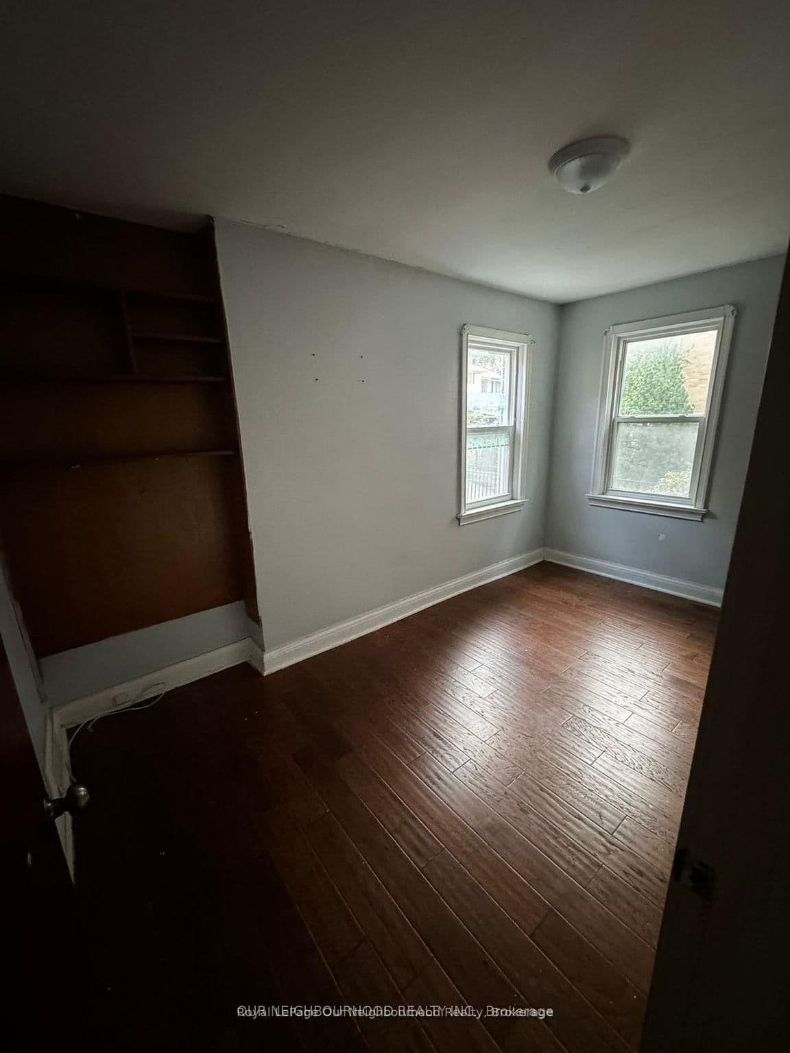 105 Poyntz Avenue, Unit Upper - Image 4