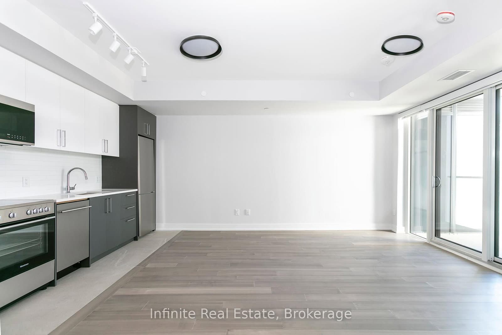 664 Spadina Avenue, Unit 214 - Image 6