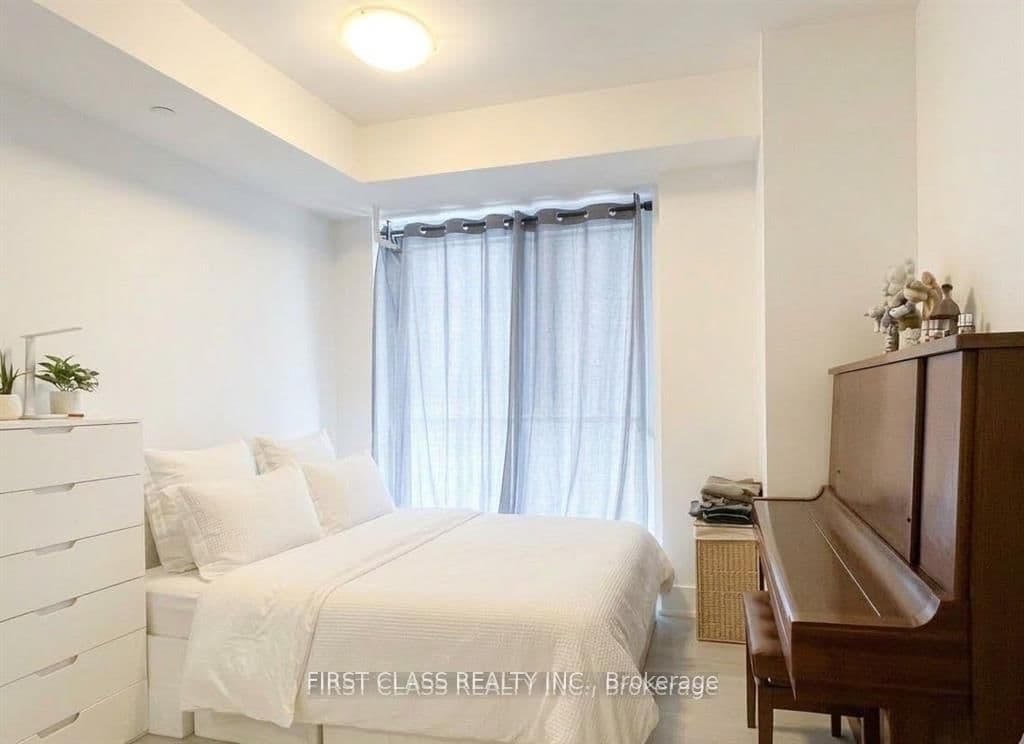 200 Bloor Street W, Unit 1405 - Image 4