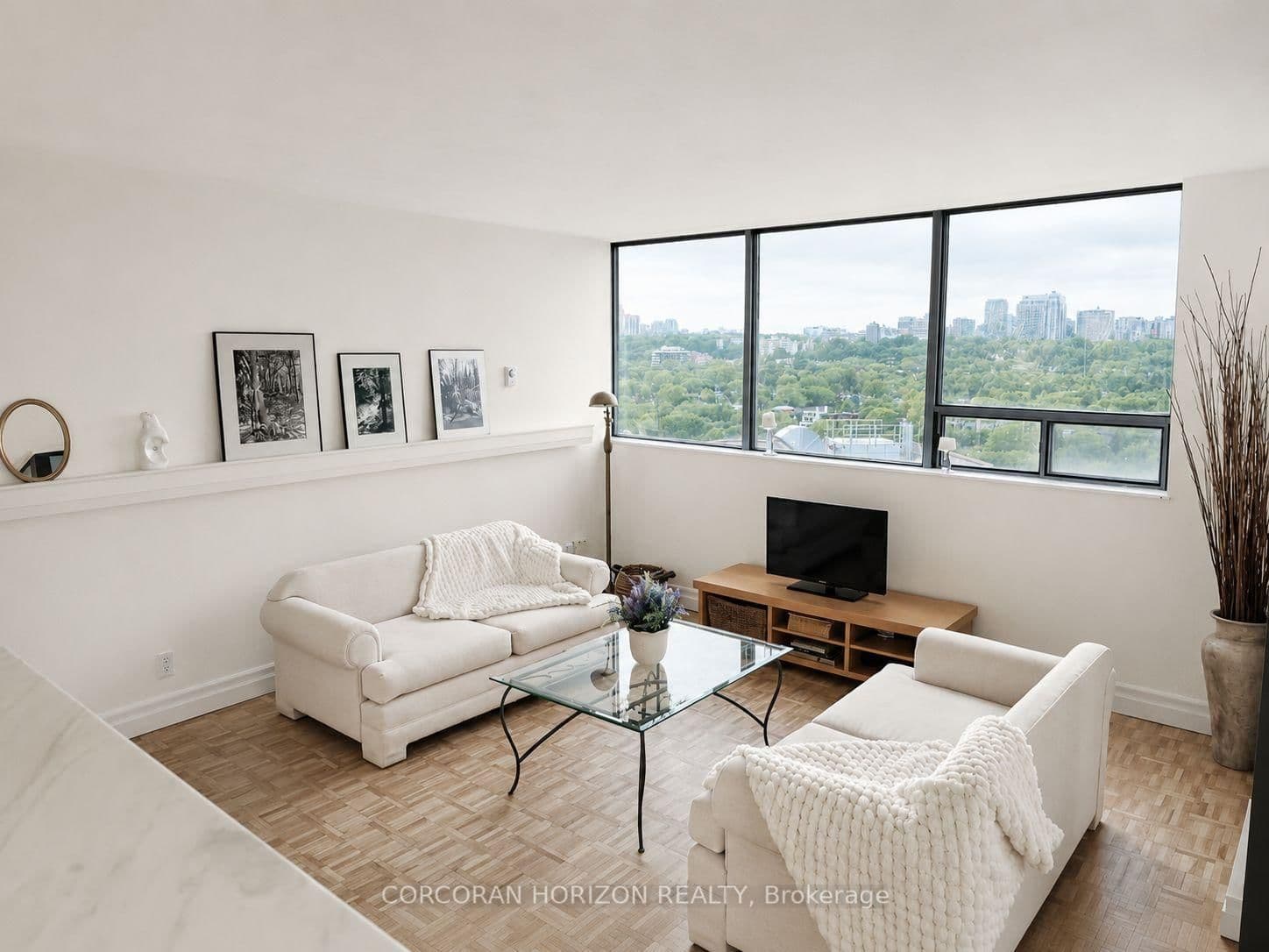 914 Yonge Street, Unit 1511 - Image 3