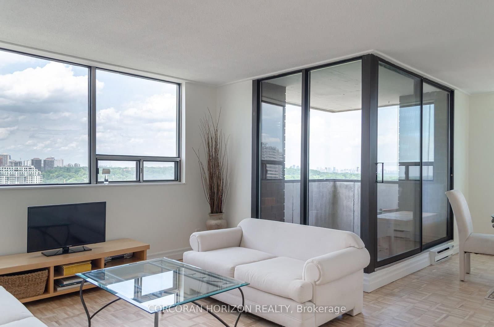 914 Yonge Street, Unit 1511 - Image 4