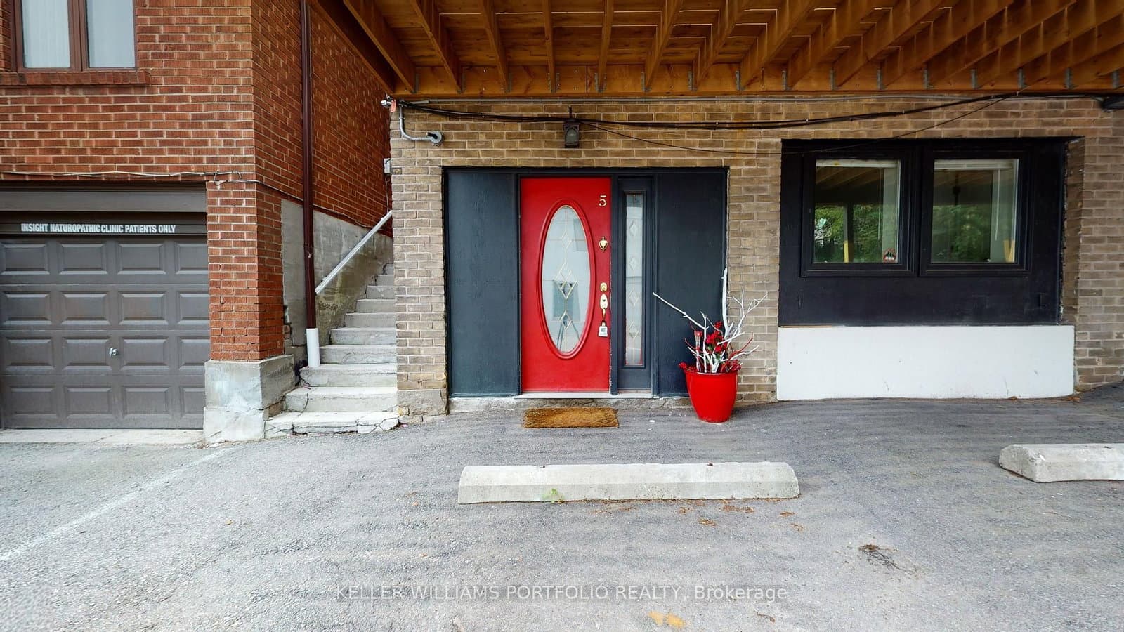 546 Eglinton Avenue E, Unit 5 - Image 3