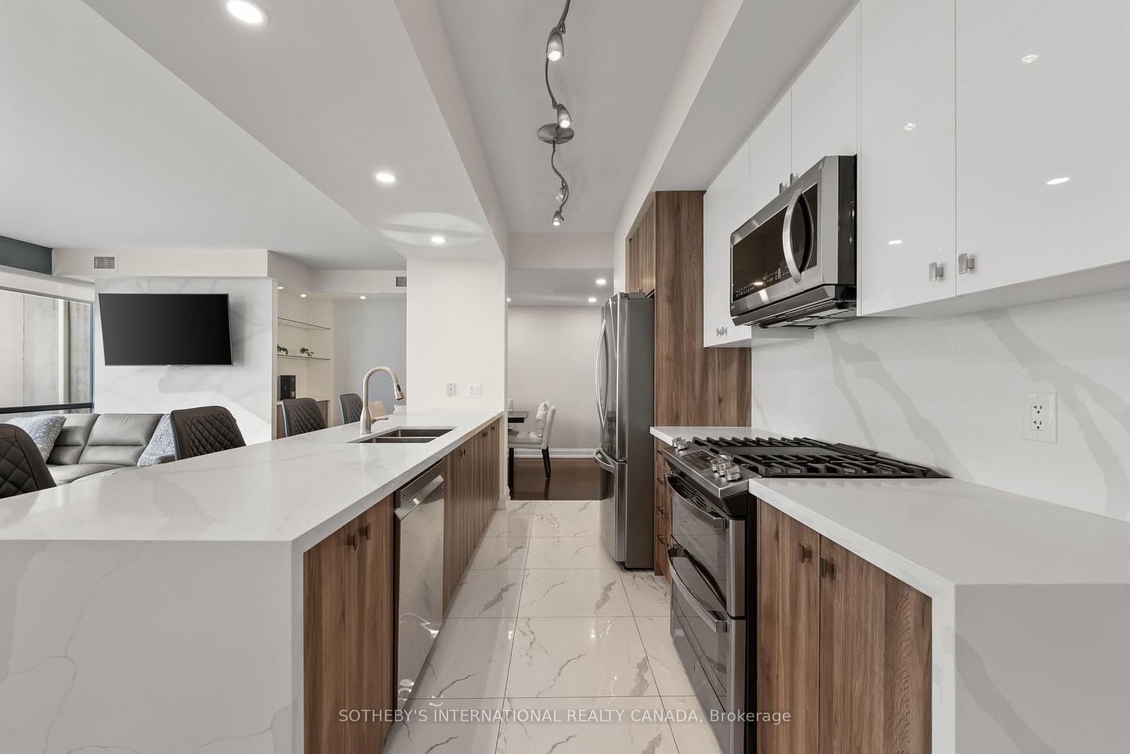 438 King Street W, Unit 1501 - Image 6